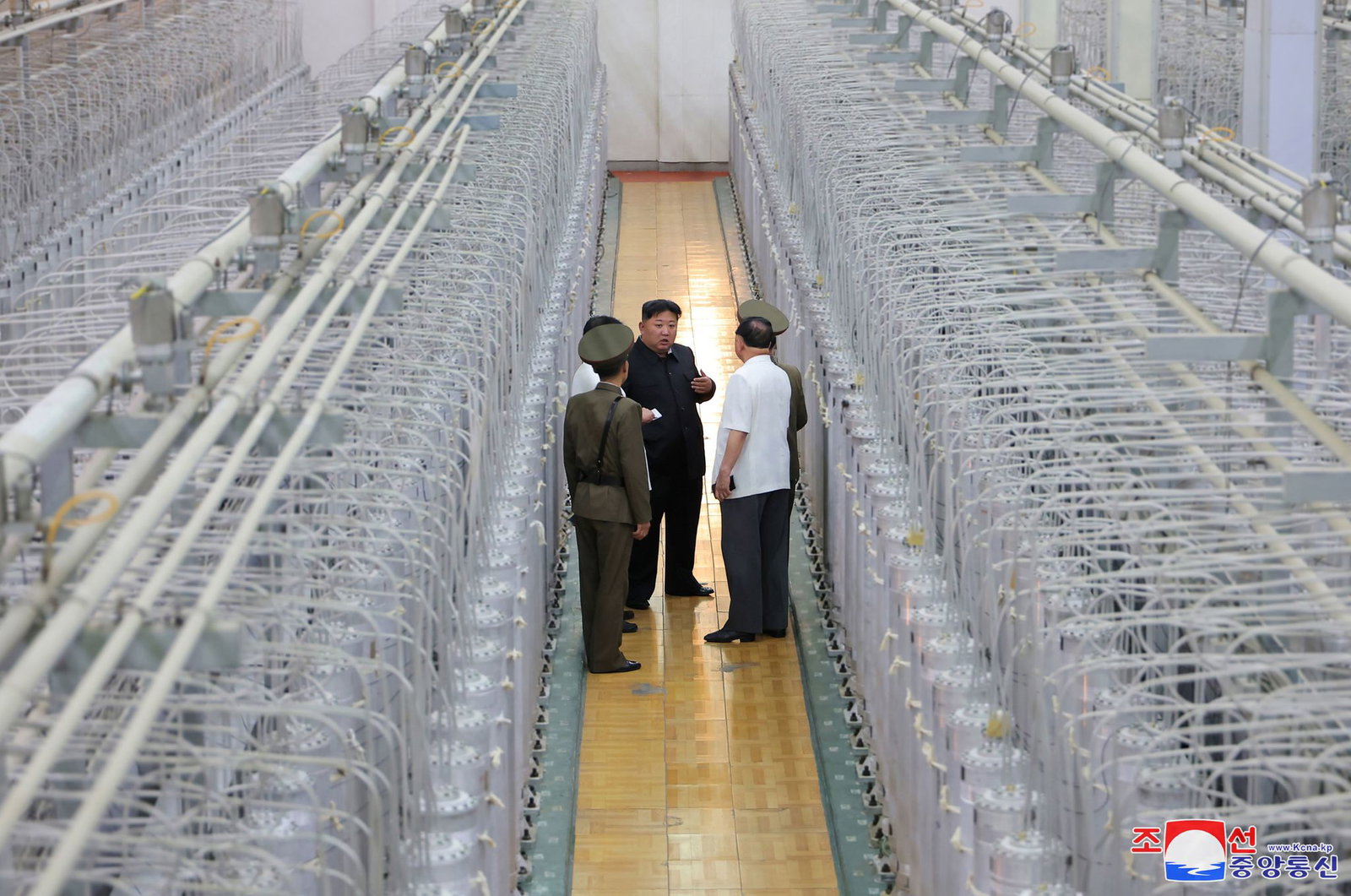 Nordkoreas Machthaber Kim lässt sich gern vor eindrucksvollen Kulissen fotografieren. (Archivfoto)