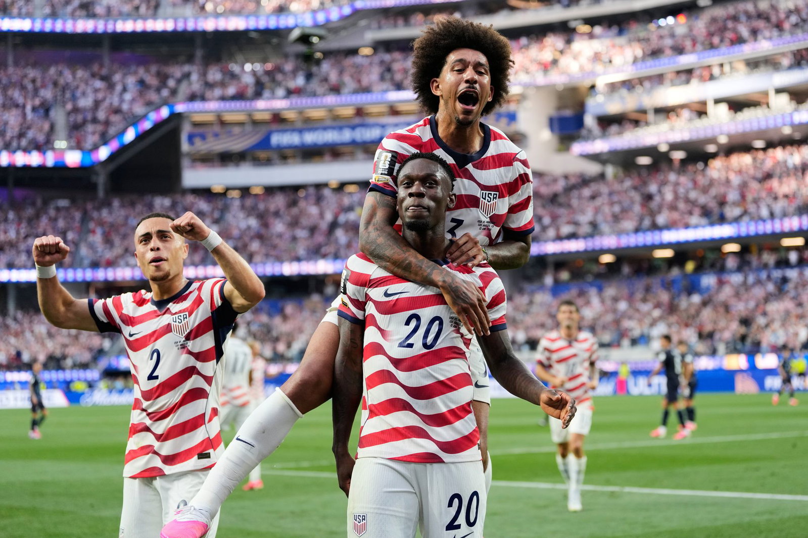 Balogun (vorne) traf schon in der ersten Halbzeit doppelt für die USA.