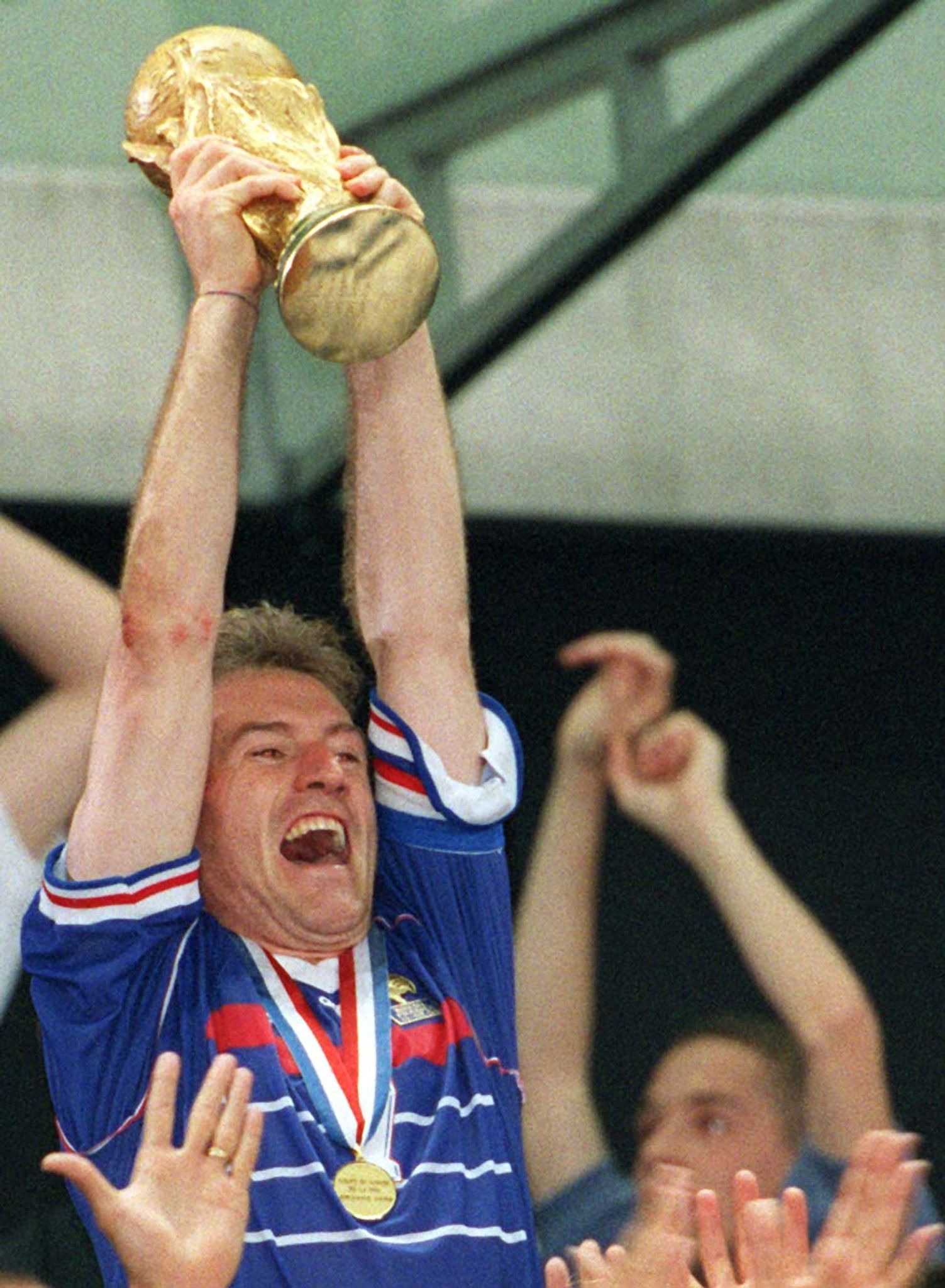 Didier Deschamps krönte sich mit Frankreich 1998 durch ein 3:0 gegen Brasilien zum Weltmeister (Archivbild)