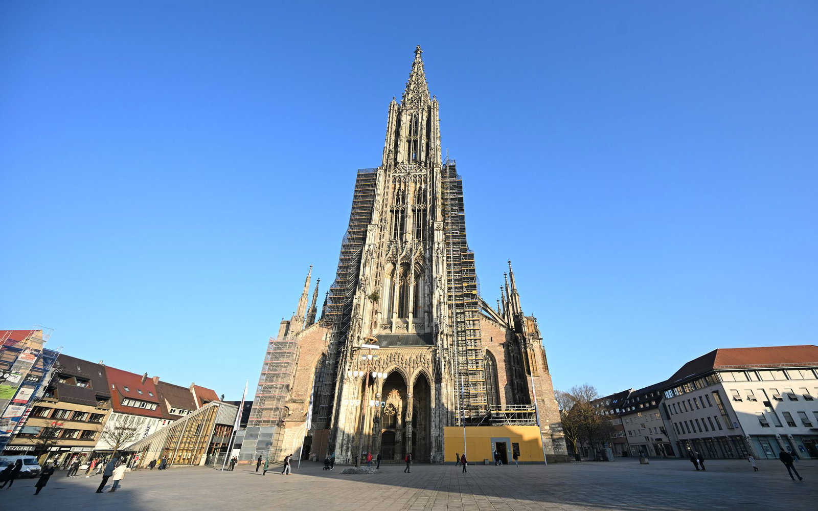 Größer als der Kölner Dom - und günstiger: das Ulmer Münster. (Archivbild)