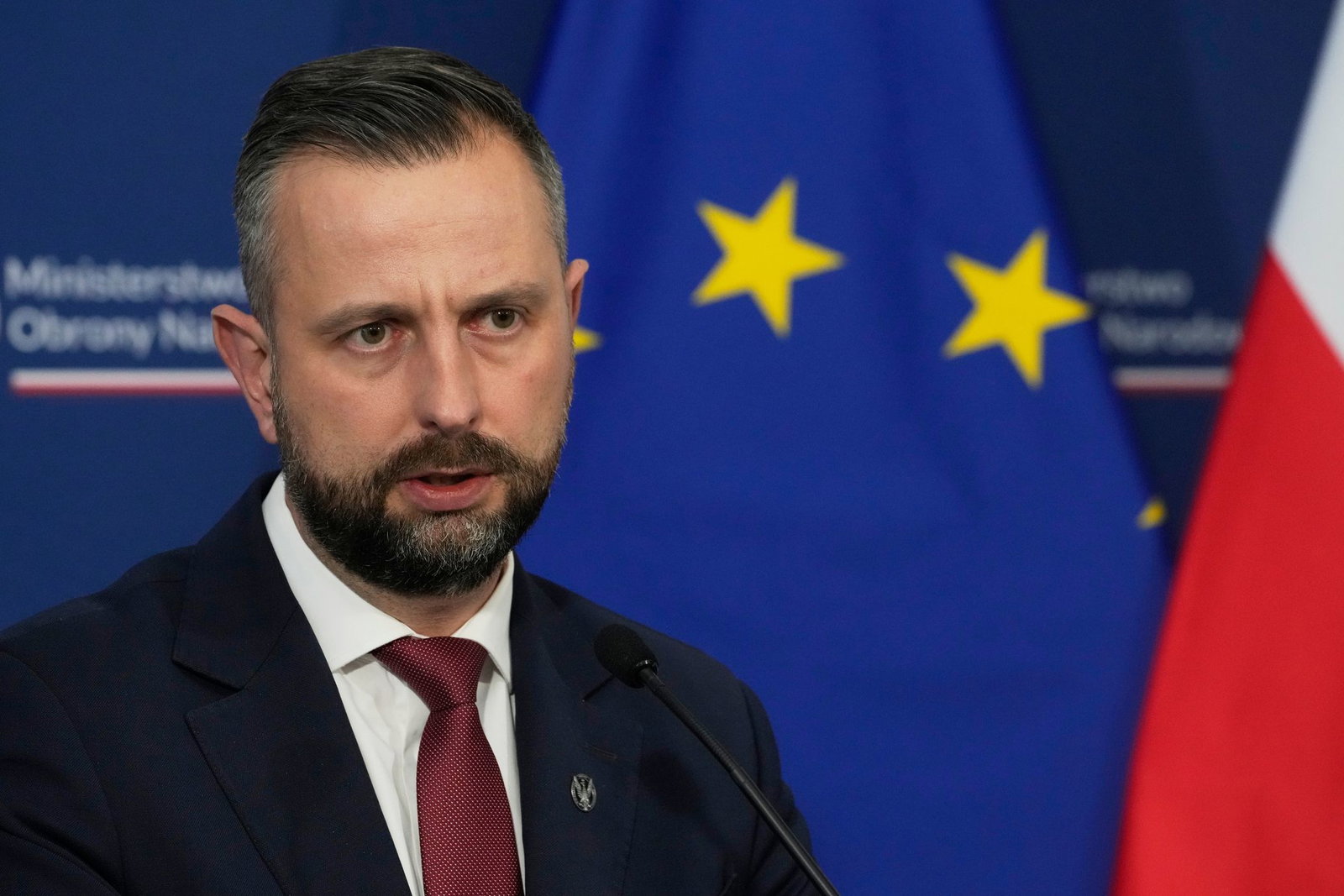 In Polen muss Verteidigungsminister Kosiniak-Kamysz die Kooperation mit Deutschland verteidigen.