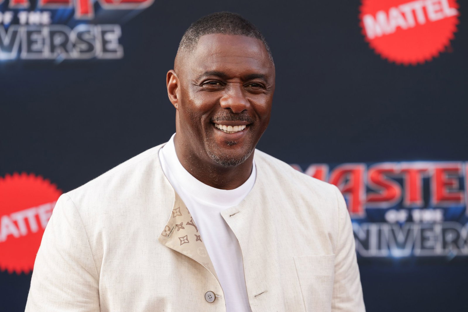 Entgegen jahrelanger hartnäckiger Gerüchte sah sich der britische Schauspieler Idris Elba selbst eigenen Angaben zufolge wegen seiner Hautfarbe nie als nächster James Bond. (Archivbild)