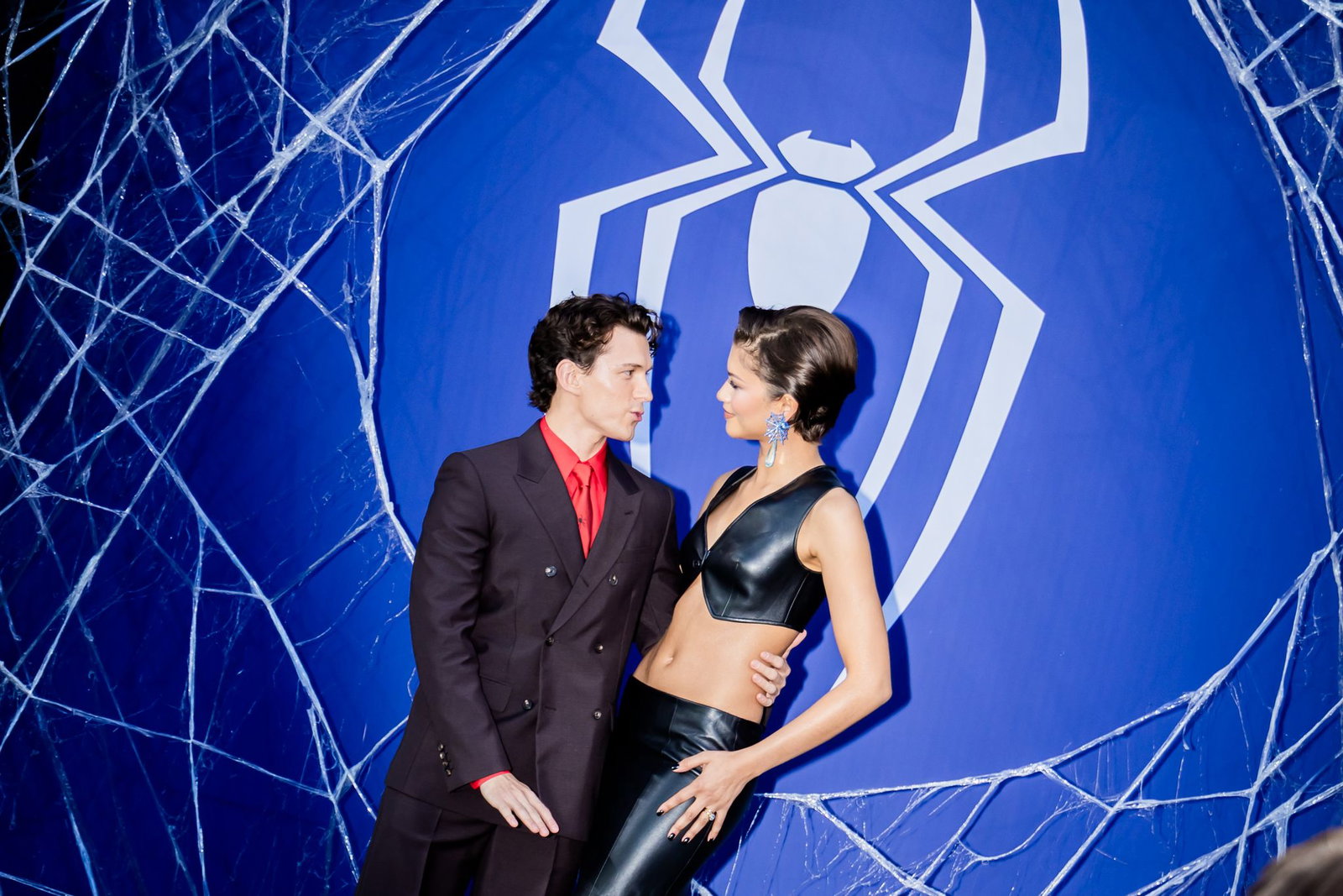 Tom Holland und Zendaya zeigten sich vor Tausenden Fans in Berlin.