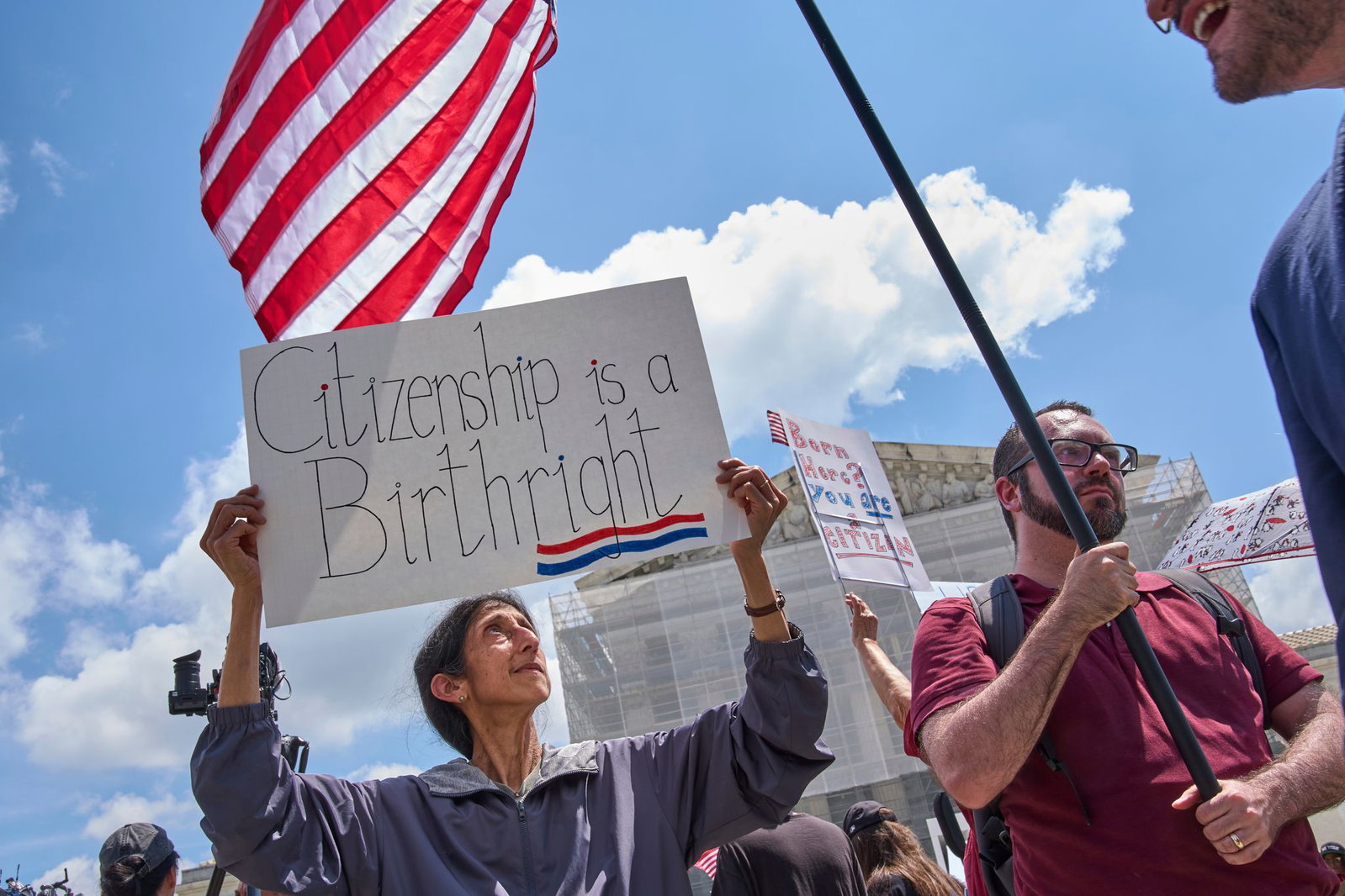 Gegner einer Änderung des US-Geburtsrechts demonstrieren. (Archivbild)