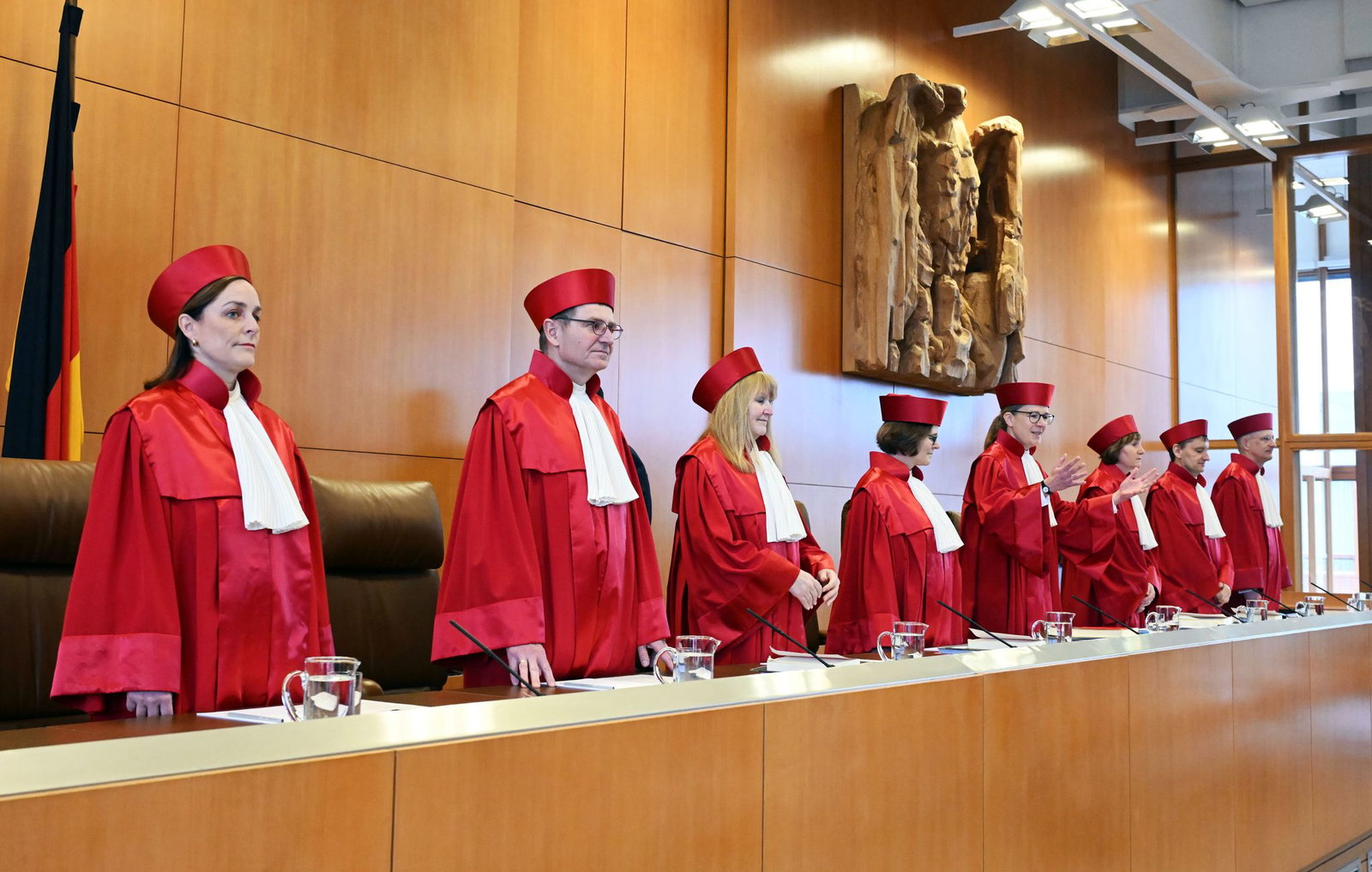 Der zweite Senat verhandelt eine Organklage der Grünen-Fraktion im Bundestag. (Archivbild)