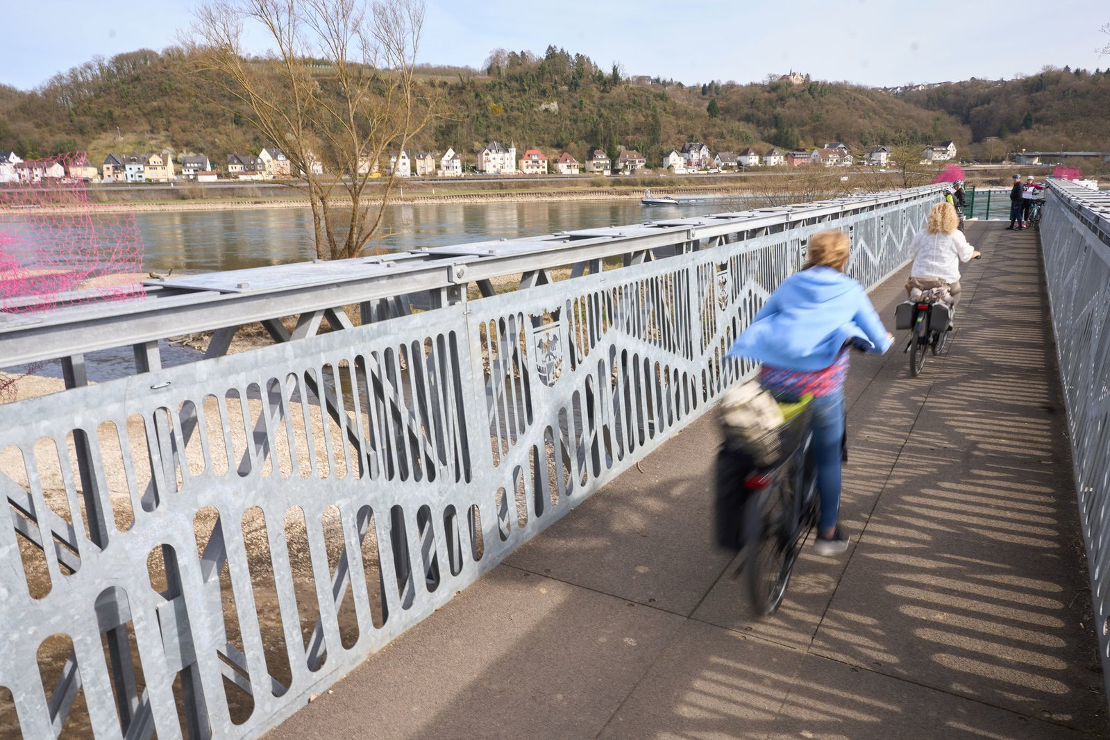 Der Ahr-Radweg zwischen dem Stadtteil Walporzheim und dem Ortsteil Laach ist ab sofort wieder für den Radverkehr freigegeben. (Symbolbild)