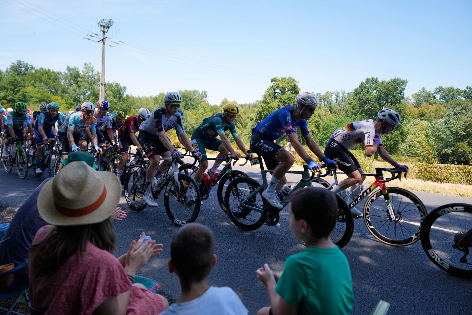 Radprofis bei der 113. Tour de France. 
