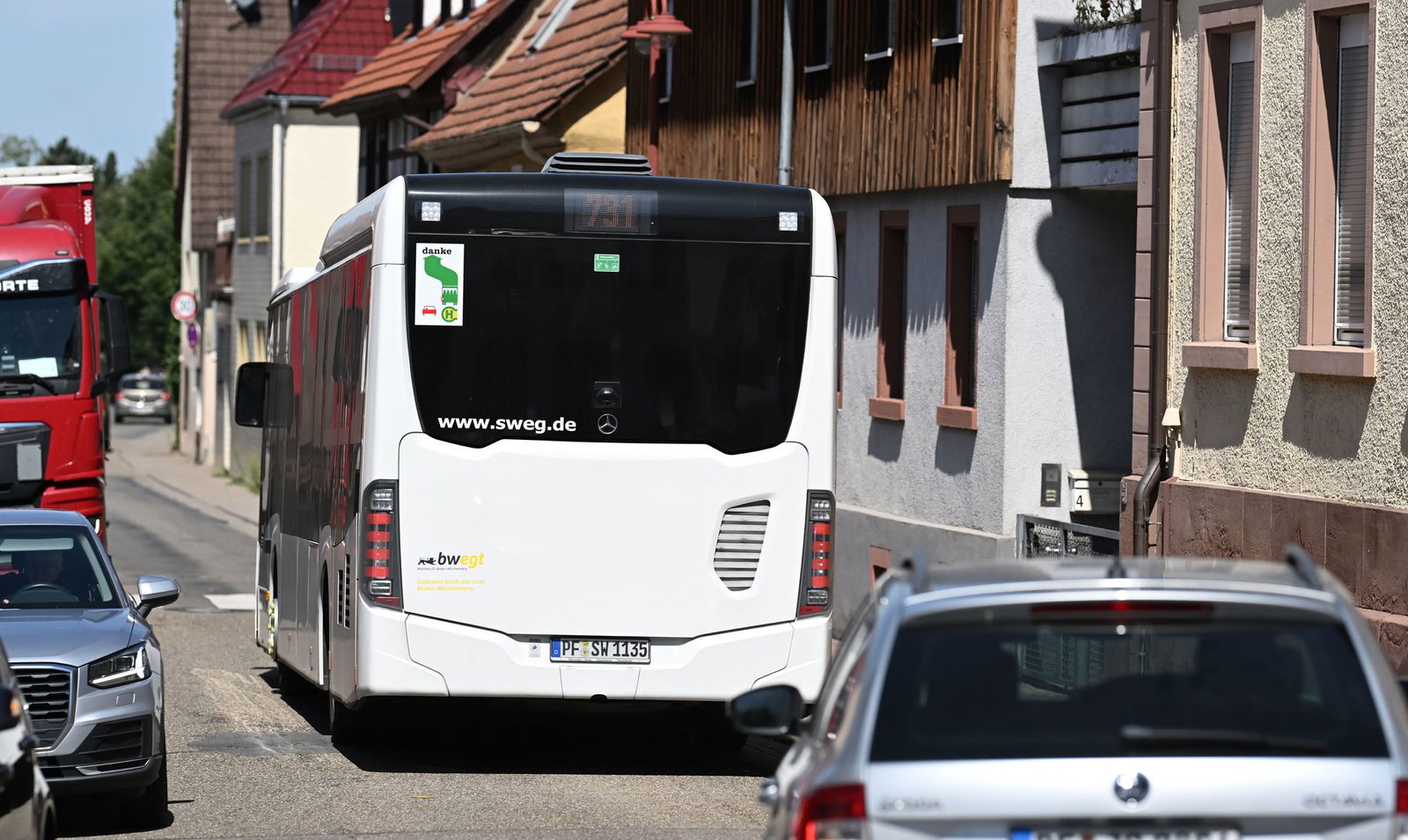 In ländlichen Regionen sind Busse manchmal die einzigen öffentlichen Verkehrsmittel.
