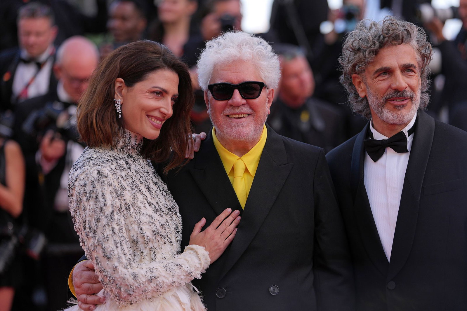Bárbara Lennie (l-r), Pedro Almodóvar und Leonardo Sbaraglia in Cannes. (Archivbild)