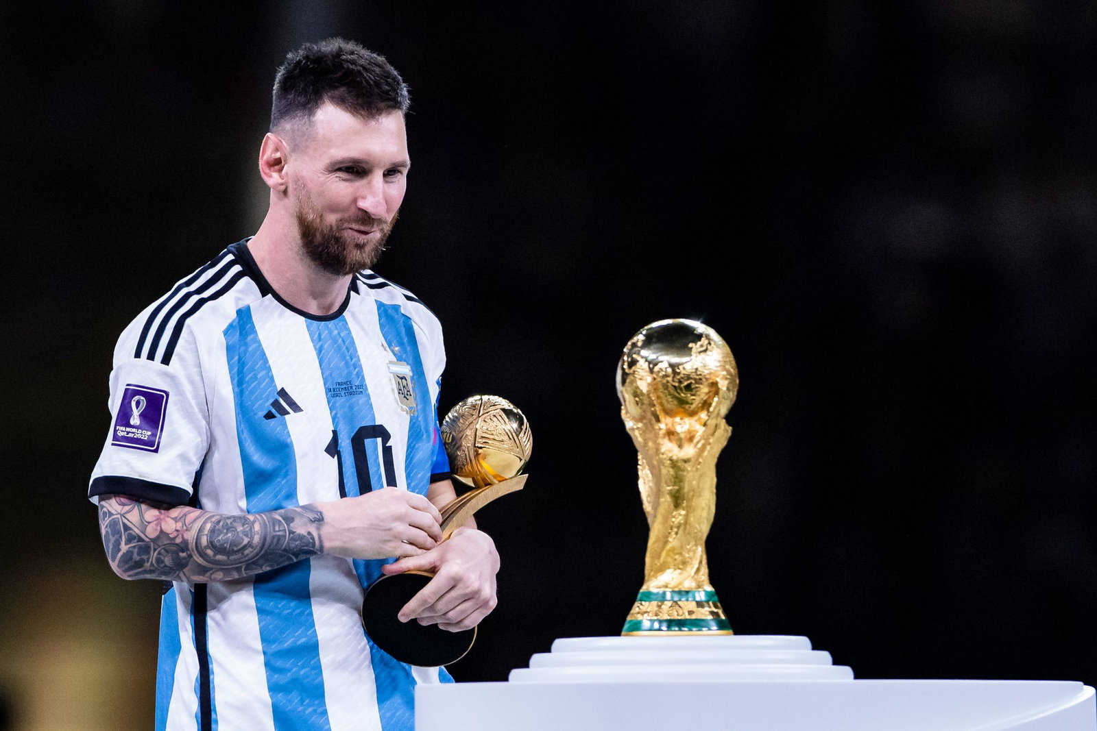 Holt er sich wie 2022 in Katar wieder den Pokal? Lionel Messi. (Archivbild)