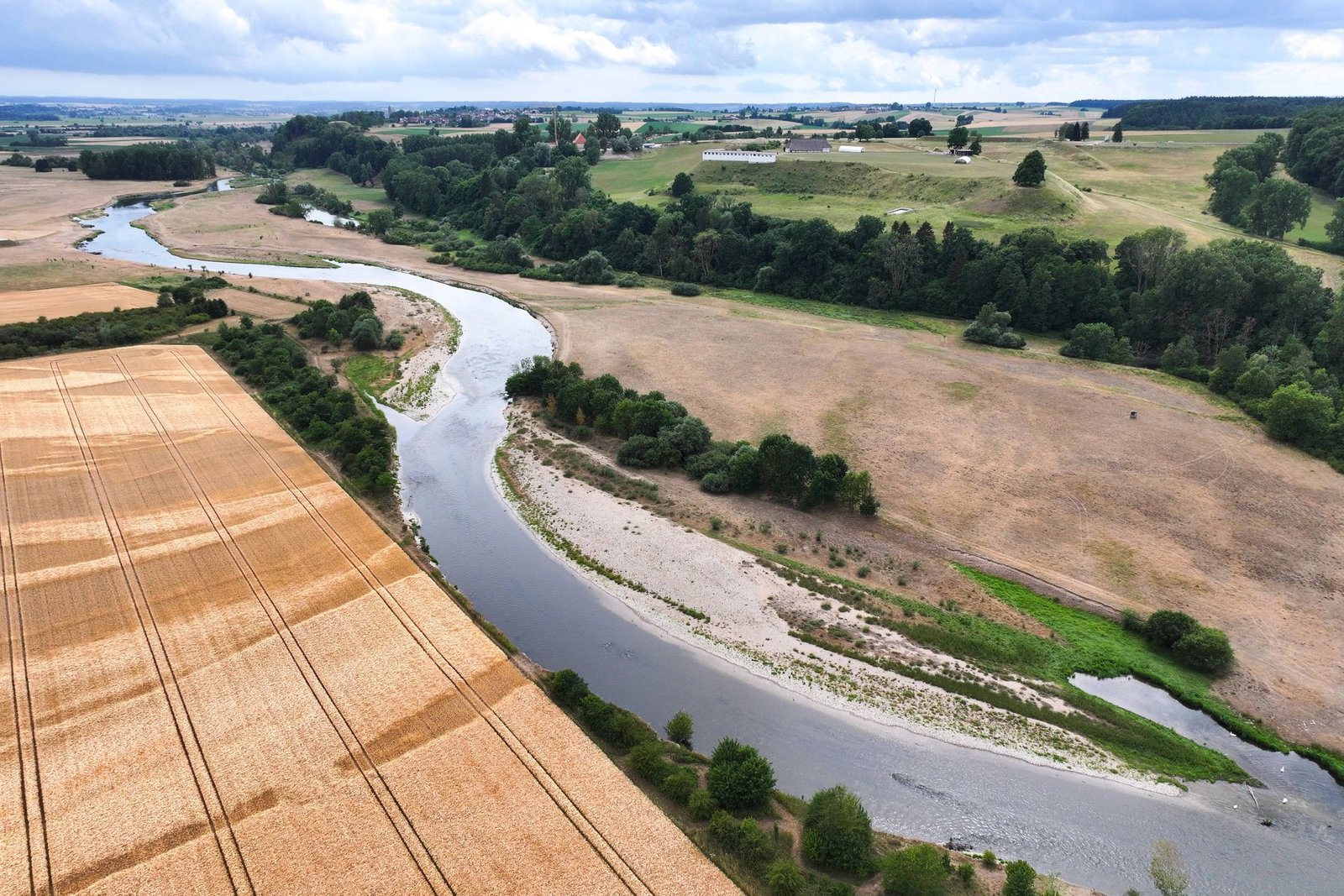 Der Pegelstand der Donau ist sehr niedrig. 