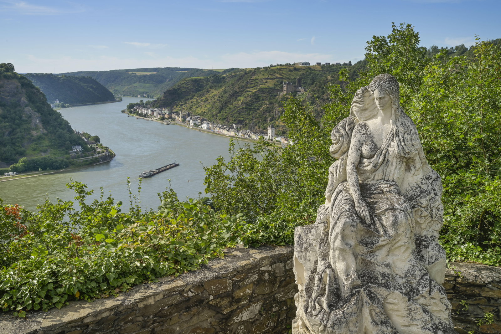 Aussichtspunkt Blick vom Loreleyfelsen ins Rheintal