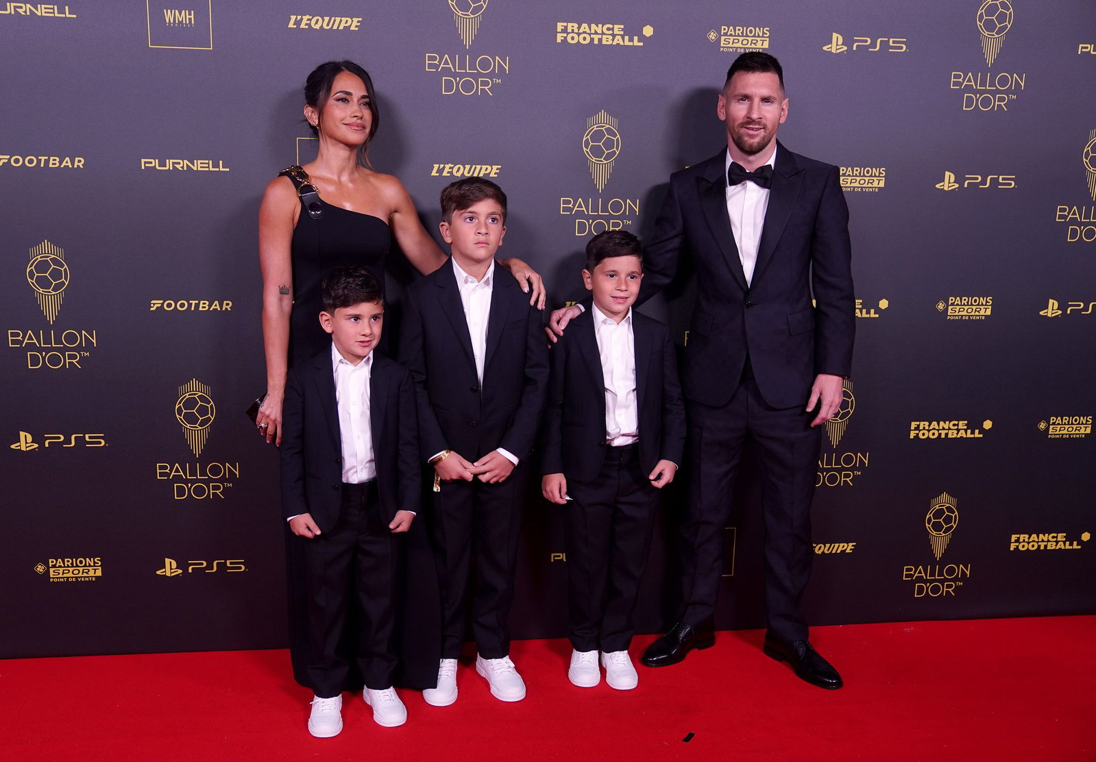 Lionel Messi zeigt seine Familie durchaus auch bei öffentlichen Anlässen wie hier bei der Ballon d'Or-Verleihung 2023.