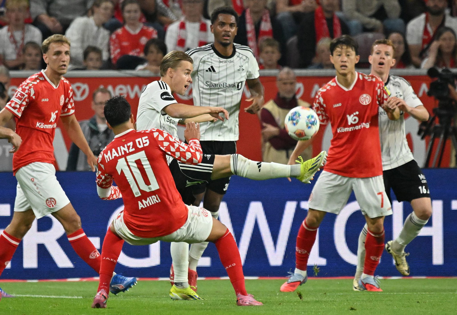 Mit Trondheim traf Väänänen (M) international schon auf Mainz. (Archivbild)
