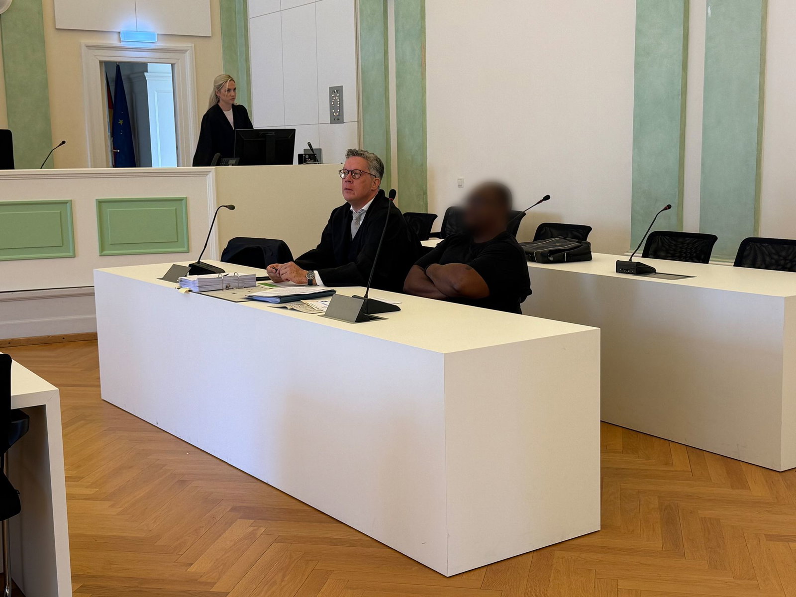 Der Angeklagte saß mutmaßlich alkoholisiert am Steuer.