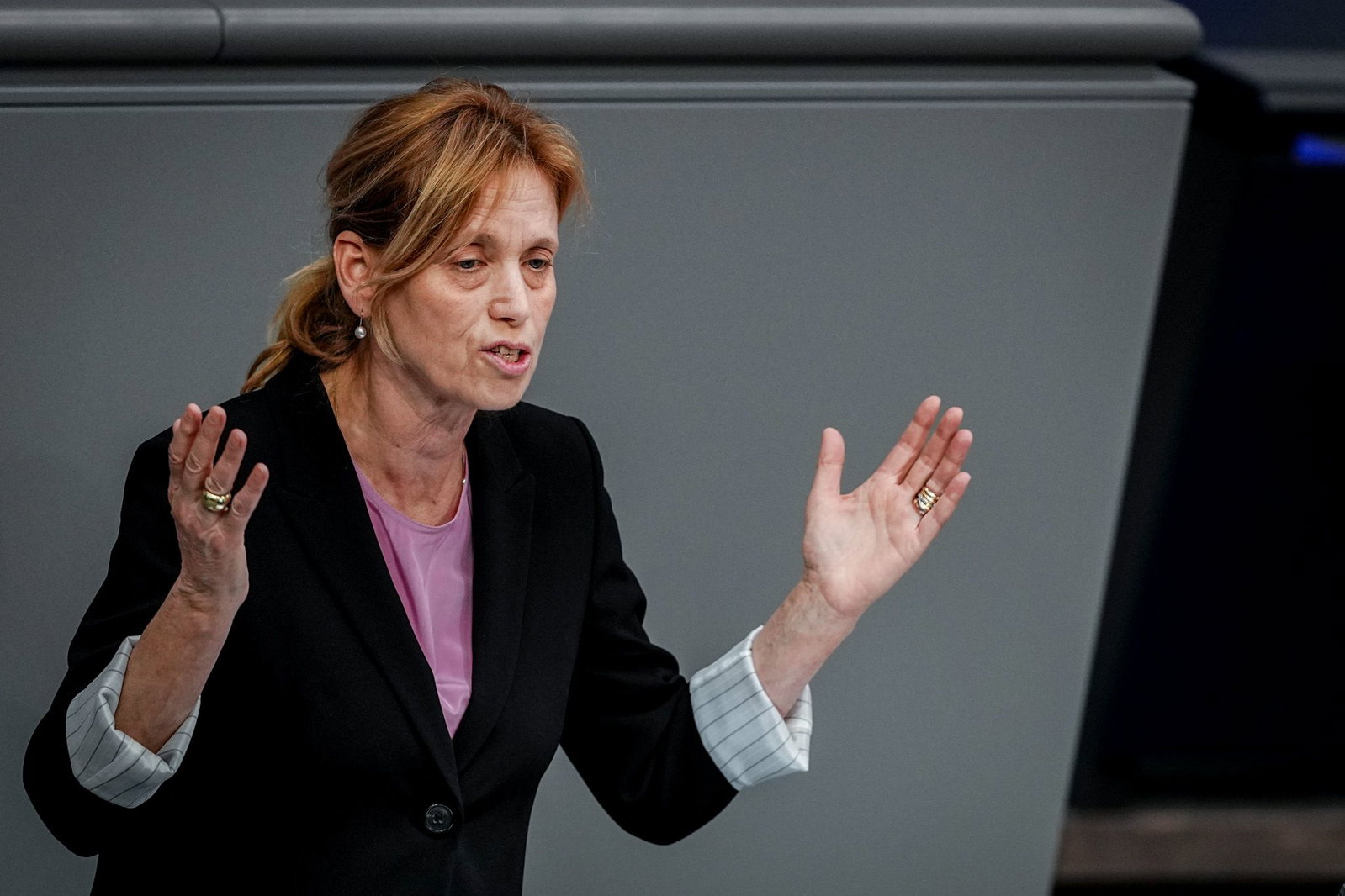 Familienministerin Karin Prien will das Programm «Demokratie leben!» neu ausrichten. (Archivbild)