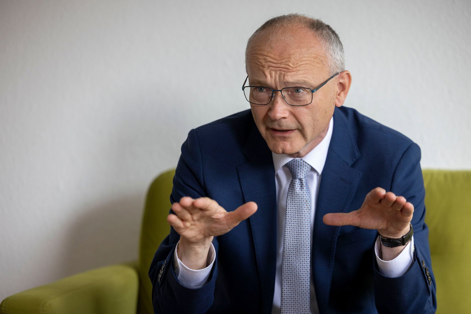 Justizminister Martin warnt vor voreiligen Schlüssen nach dem Anschlag auf den CSD in Berlin. 