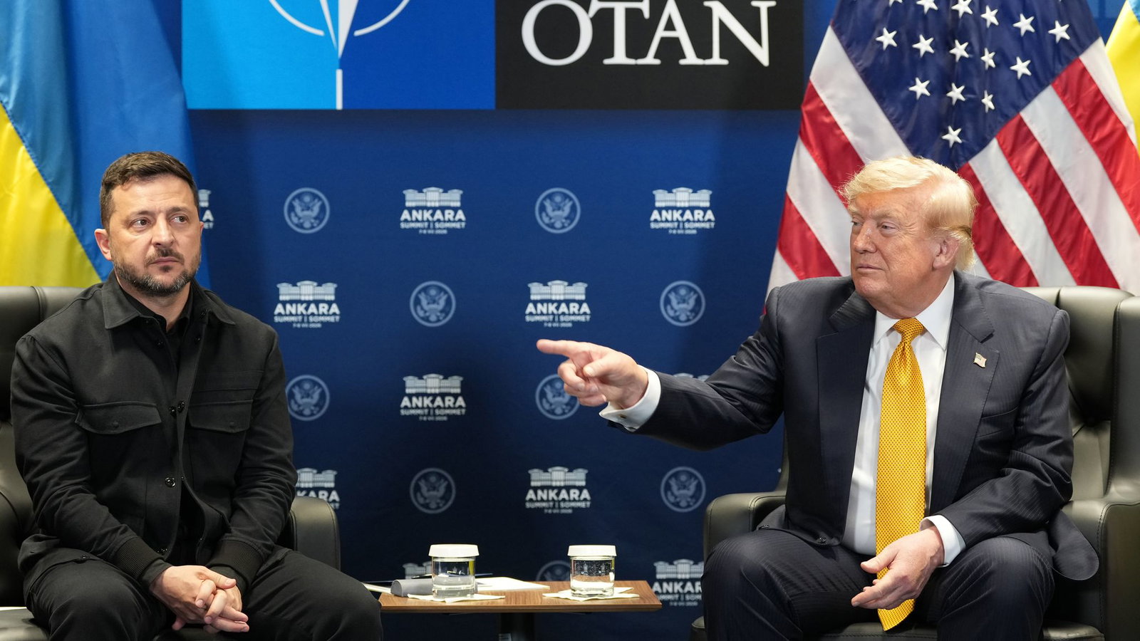 «Haben Sie eine Frage für Präsident Putin?» An einer Stelle des Auftritts zeigte Trump bei dieser Frage auf Selenskyj.