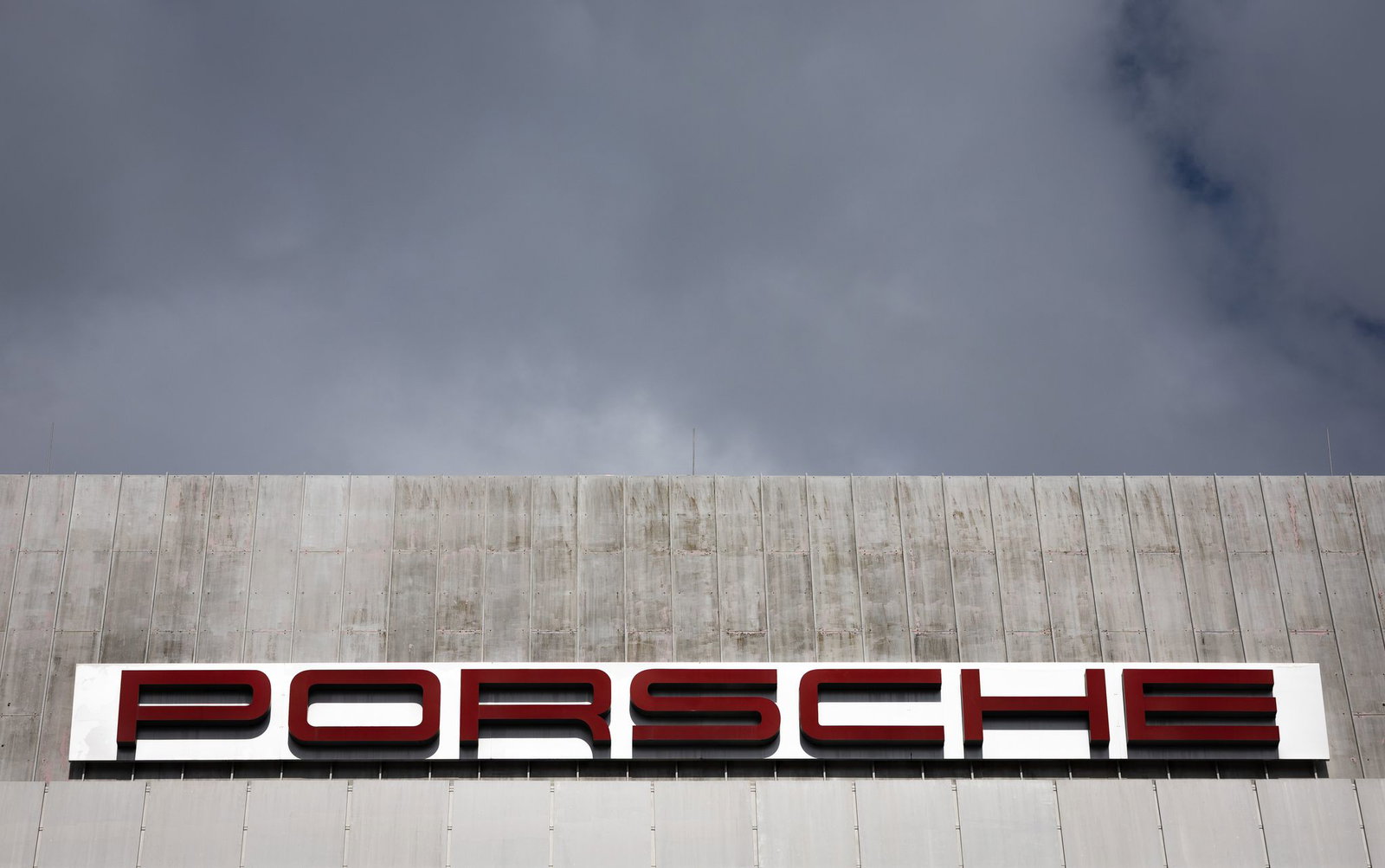 Die Neuaufstellung von Porsche kostet enorme Summen. (Archivbild)