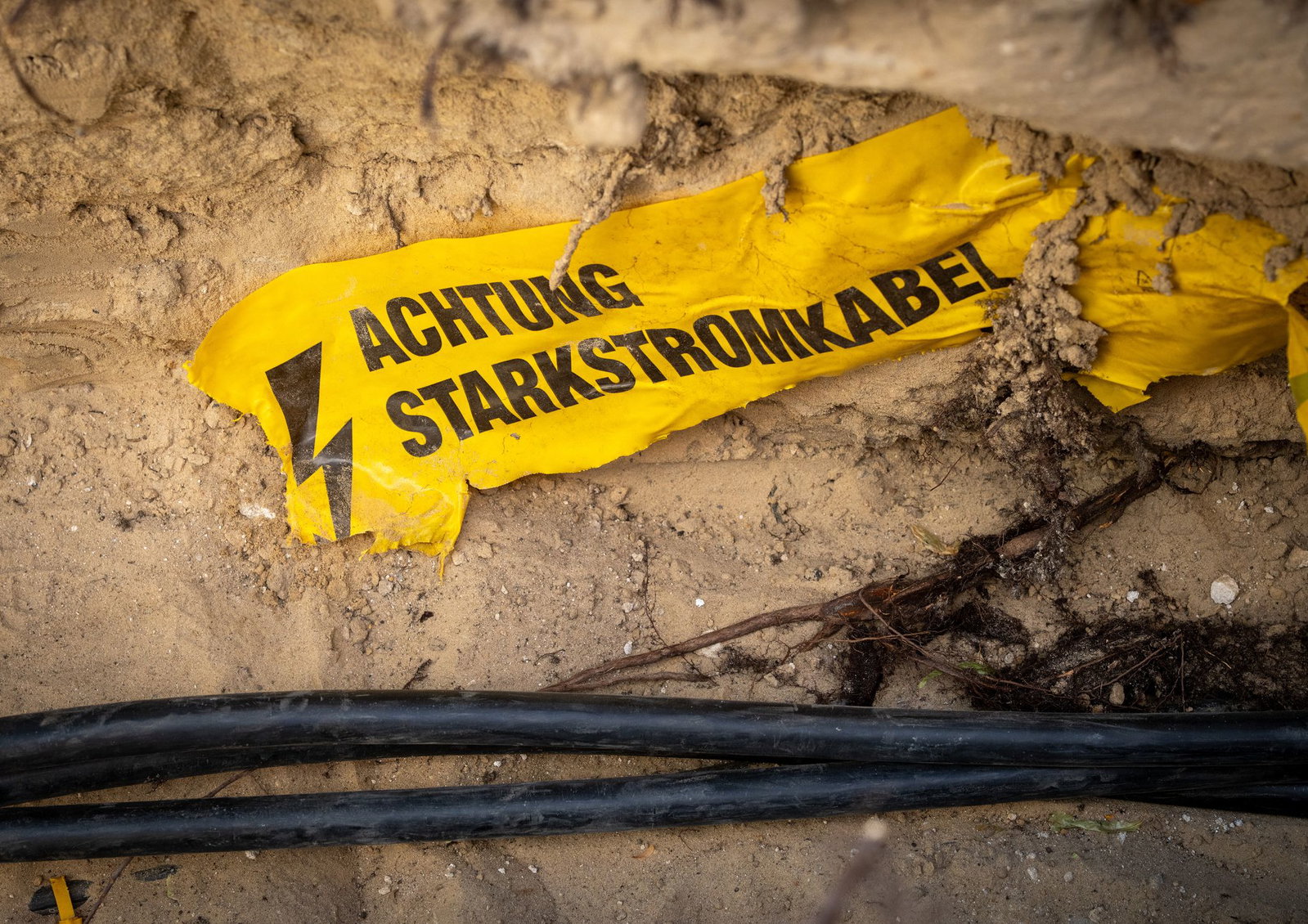 Anfang Januar waren Tausende Haushalte im Berliner Südwesten von einem Stromausfall betroffen. (Symbolbild) 