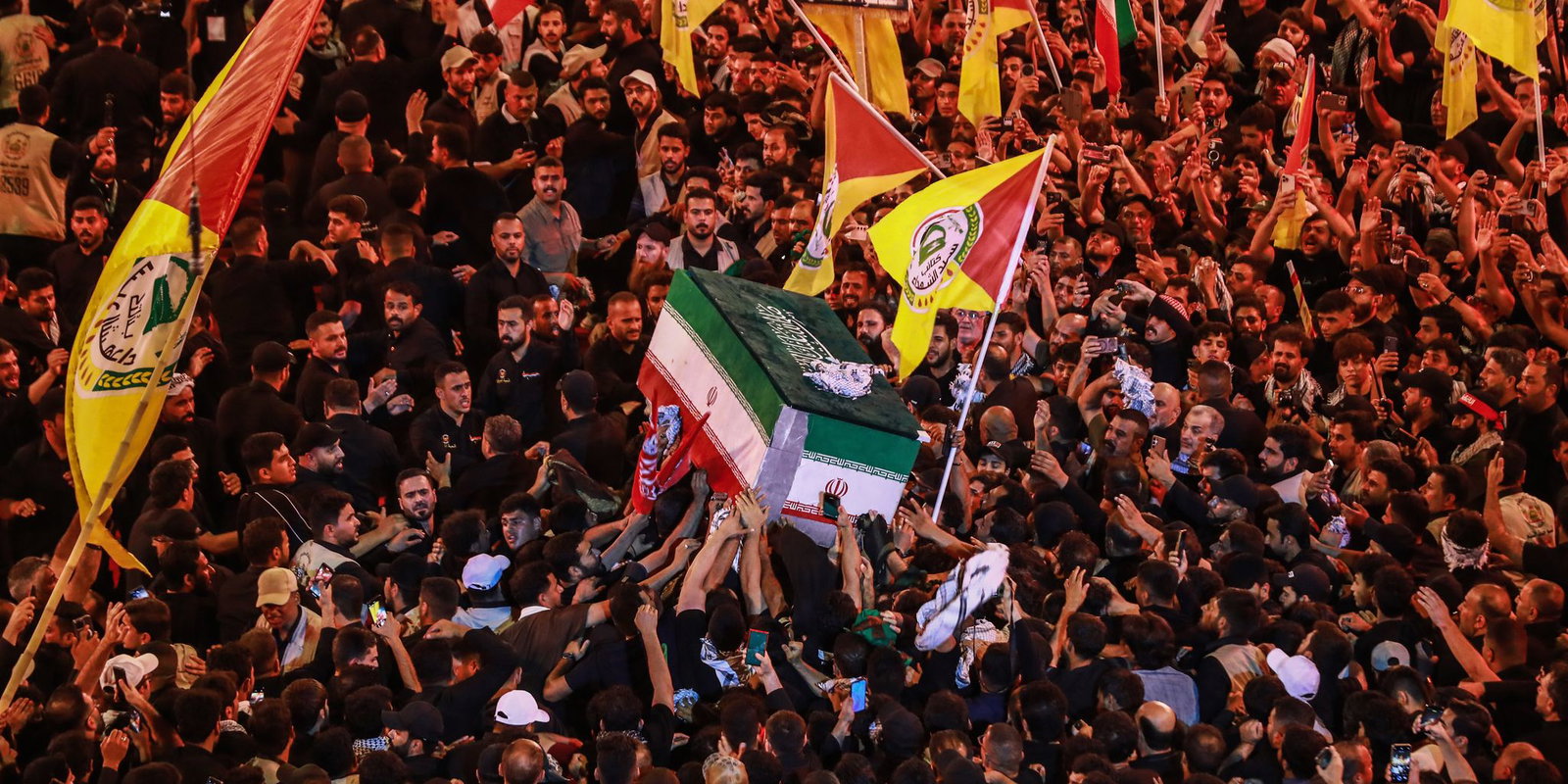 Mehr als vier Monate nach seiner Tötung ist Irans früherer oberster Führer Ajatollah Ali Chamenei beerdigt worden. 