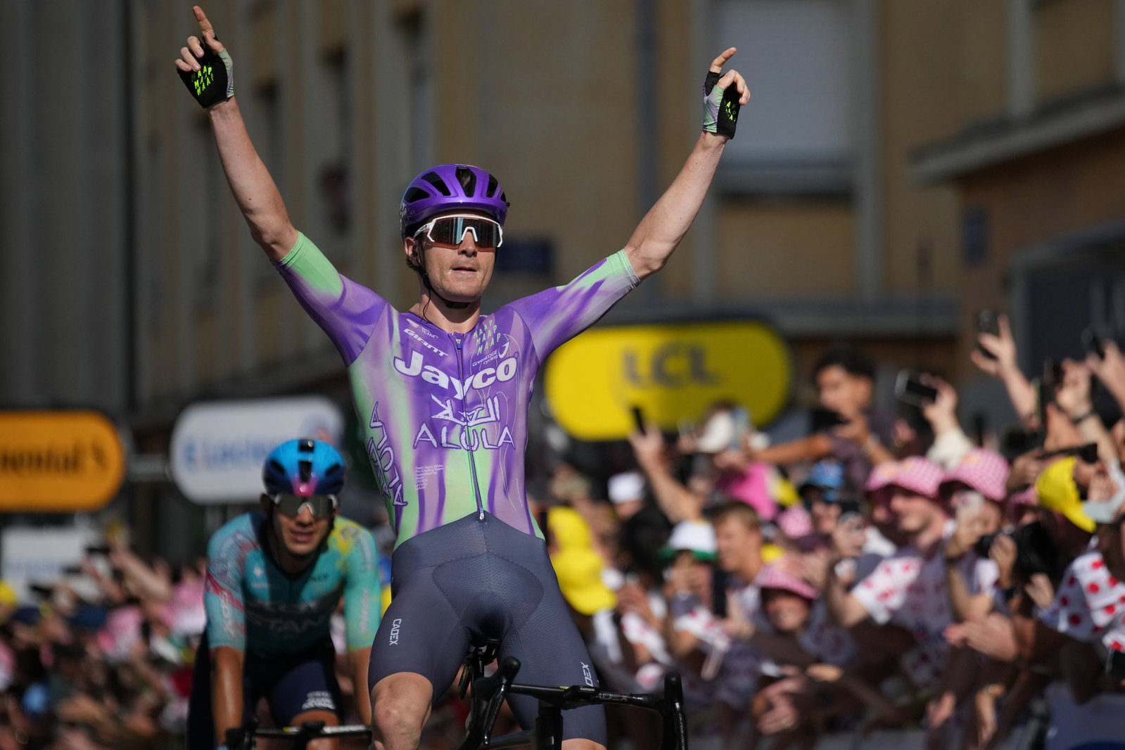 Der Schweizer Mauro Schmid gewann die 13. Etappe der Tour de France.