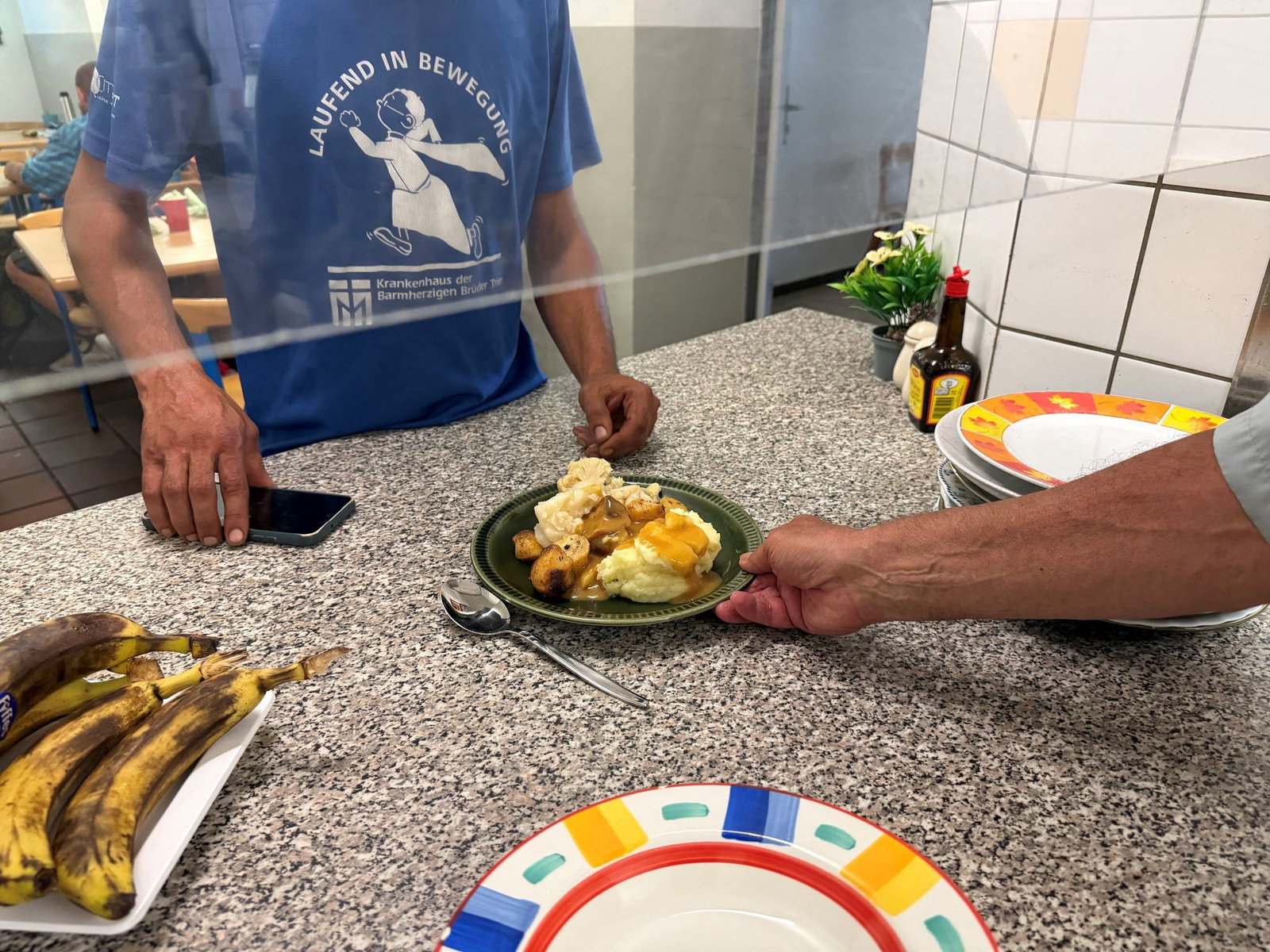 40 bis 70 Essen pro Tag werden ausgegeben. 