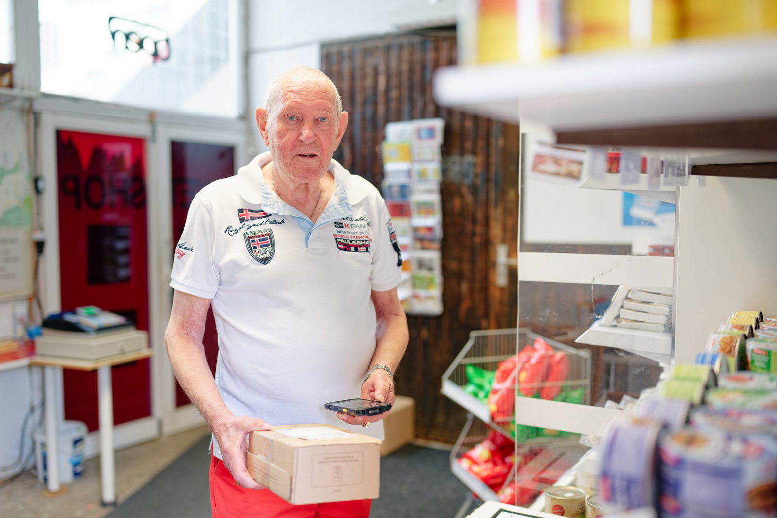 Lange eröffnete den Shop gegen die Einsamkeit während der Pflege seiner kranken Frau.