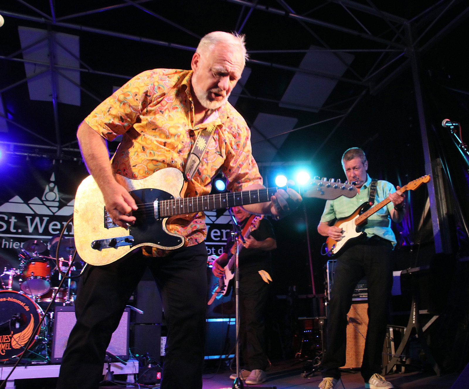 BLUES HIMMEL Gitarrist
