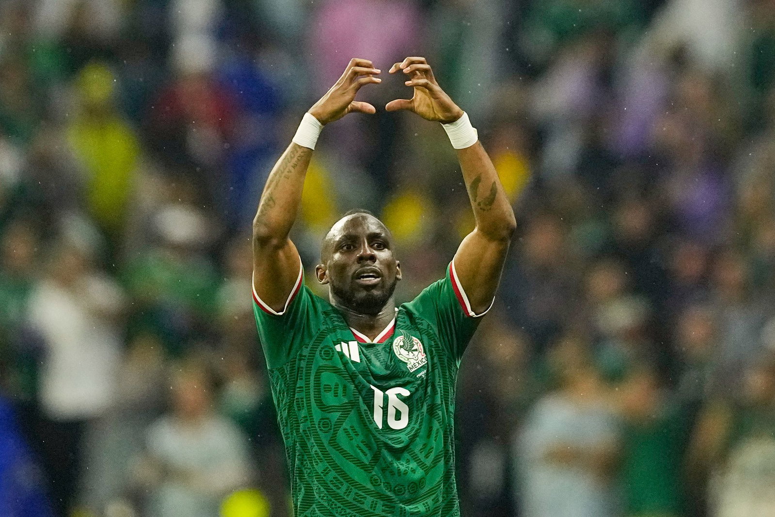 Bereits sein drittes Tor bei dieser WM: Der in Kolumbien geborene Julián Quiñones. 