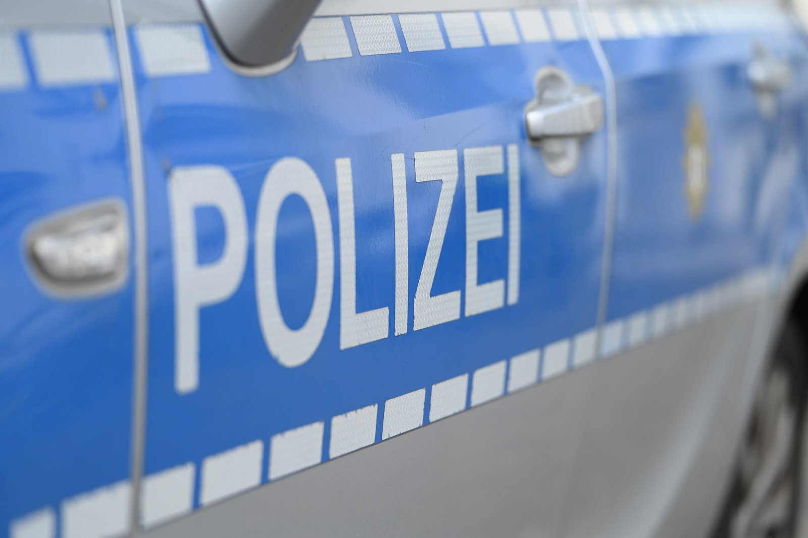 Die Polizei sucht Zeugen, die Hinweise zu der mutmaßlichen Tat geben können. (Symbolbild)