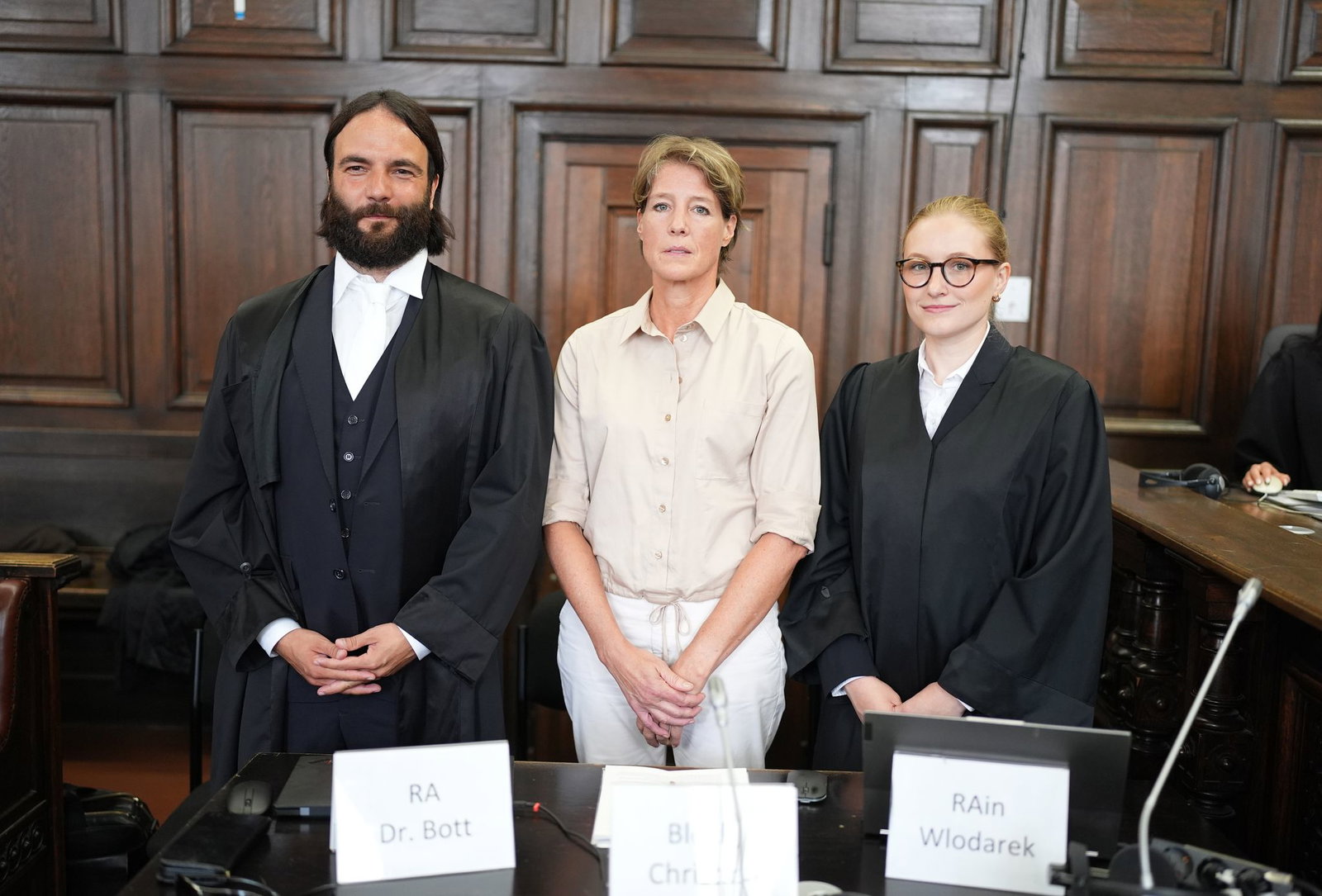Christina Block mit ihren beiden Verteidigern.
