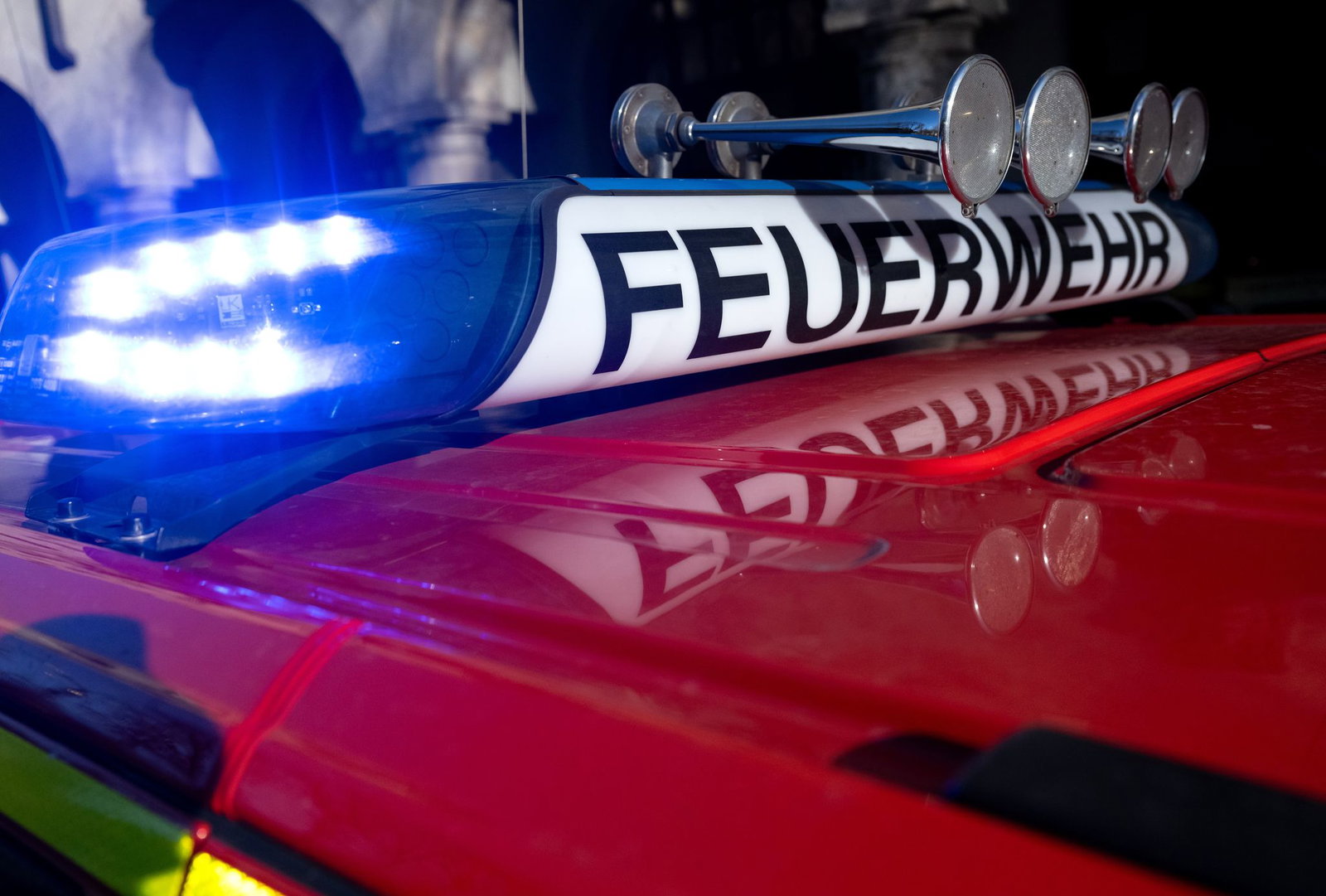 Die Feuerwehr konnte den Brand in der Nacht löschen (Symbolbild)