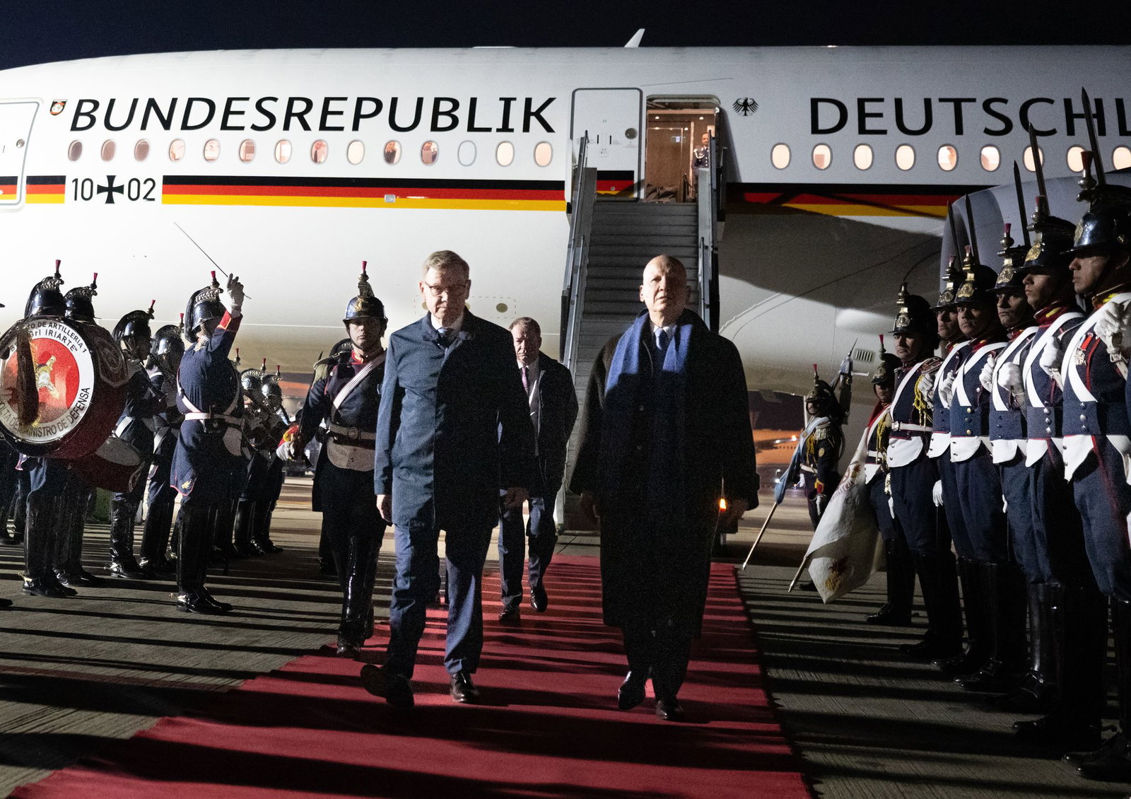 Außenminister Johann Wadephul (CDU) bei der Ankunft in Argentinien.
