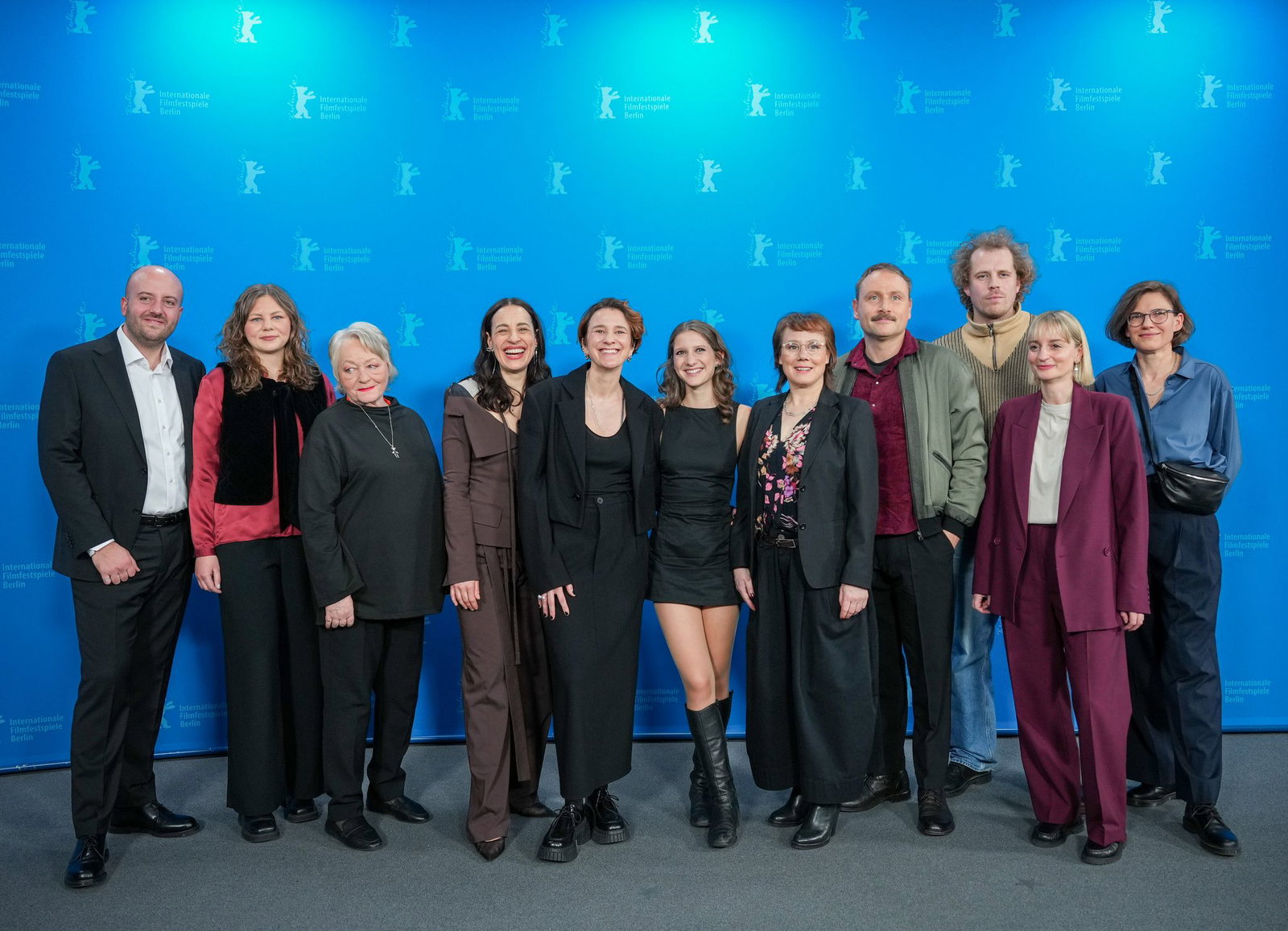 Die Regisseurin Eva Trobisch und ihr Filmteam bei der Berlinale. (Archivbild)
