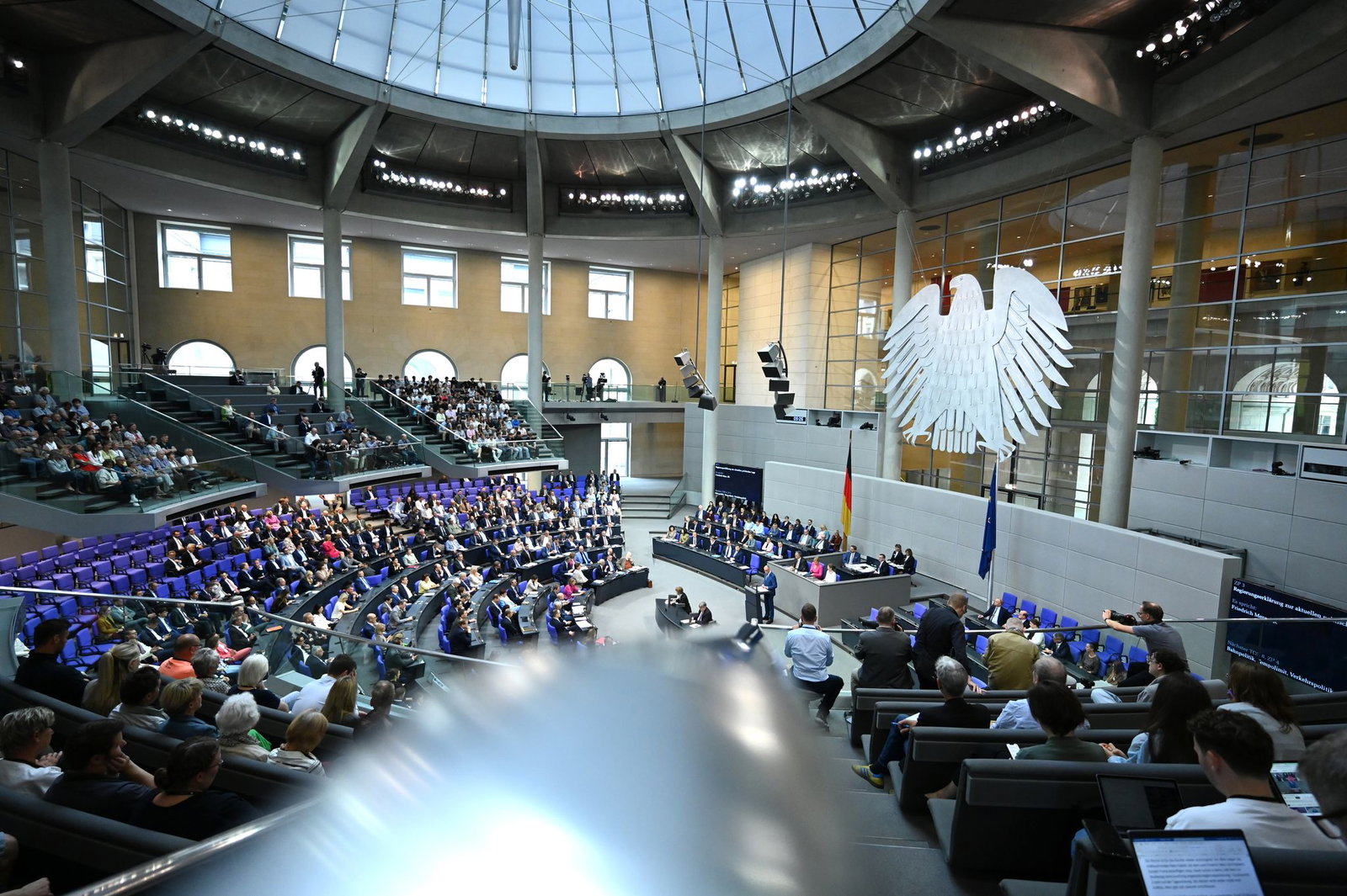 Schwerpunkt der Rede des Kanzlers waren aber die in der vergangenen Woche von der Koalition beschlossenen Reformen.