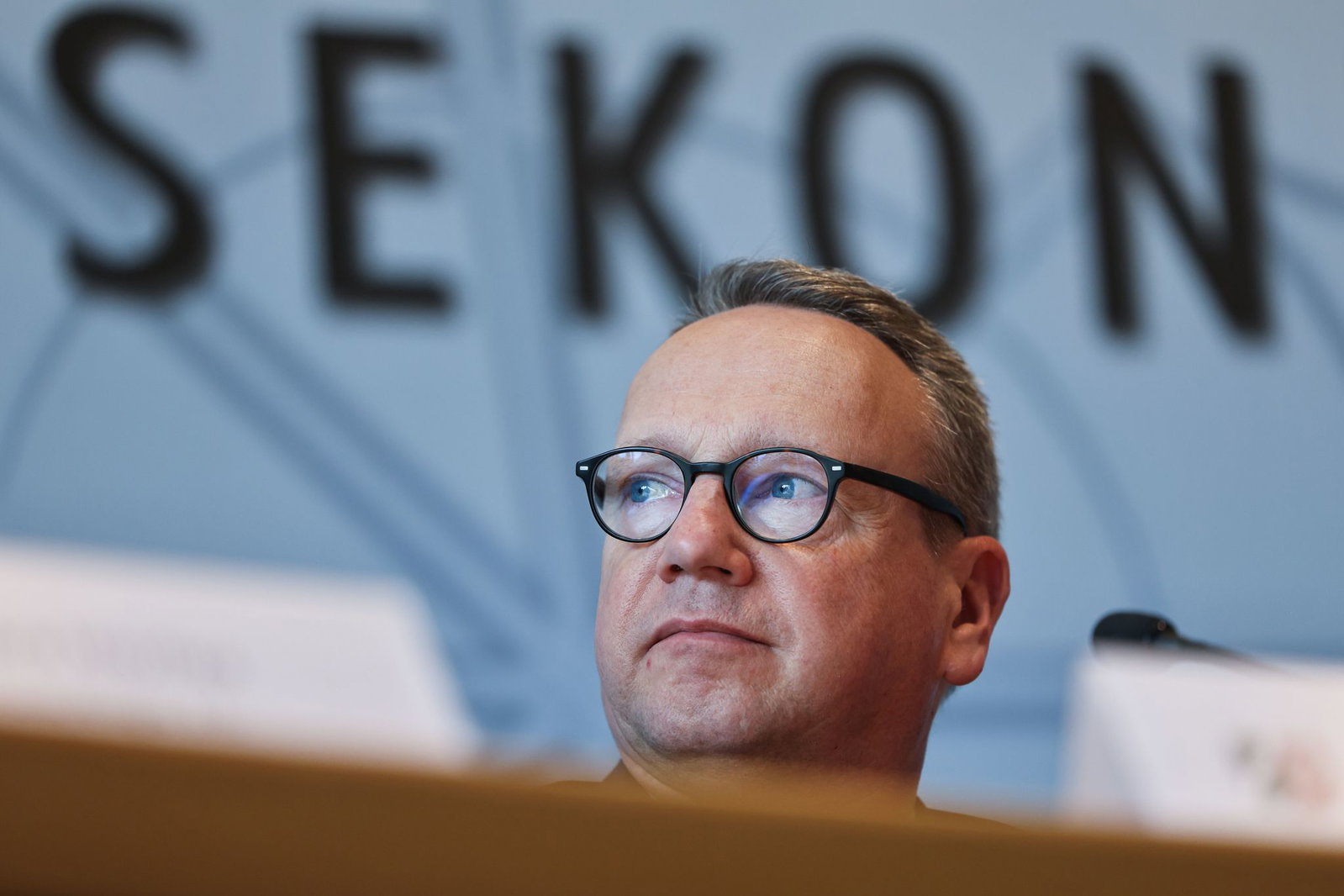 NRW-Justizminister Benjamin Limbach hat ab sofort Taschenkontrollen für JVA-Bedienstete verhängt (Archivfoto)