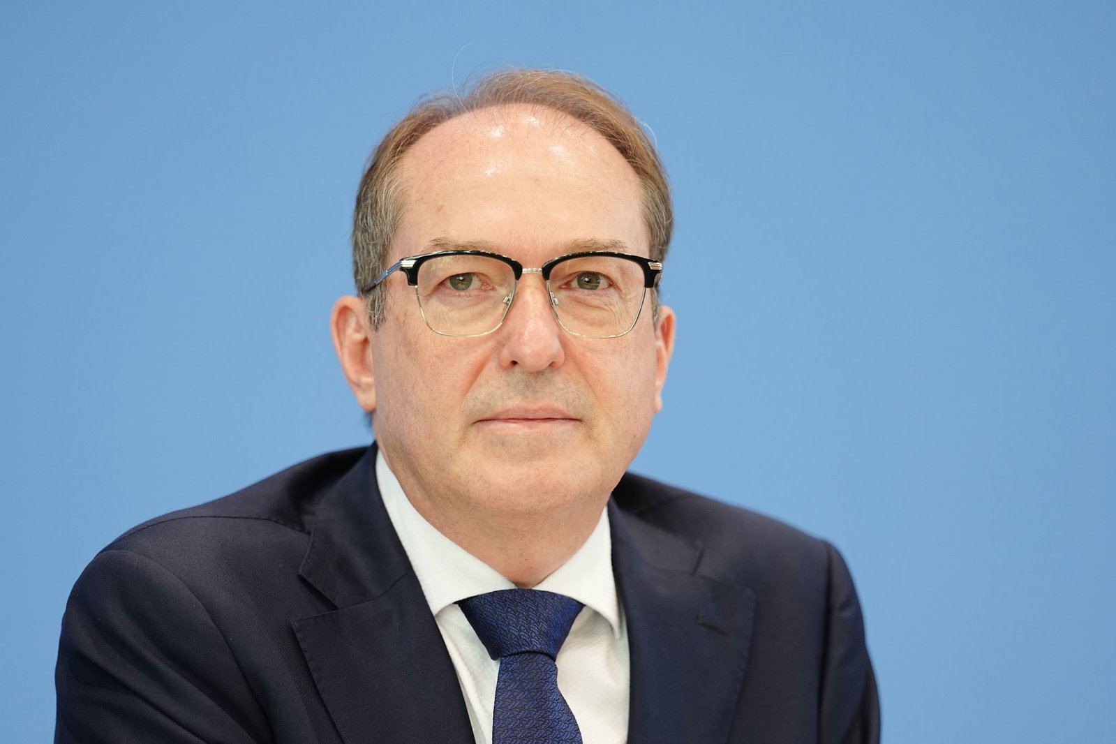 Bundesinnenminister Alexander Dobrindt (CSU) verkündete vergangenes Jahr Vereinbarungen mit Italien und Griechenland. (Archivbild) 