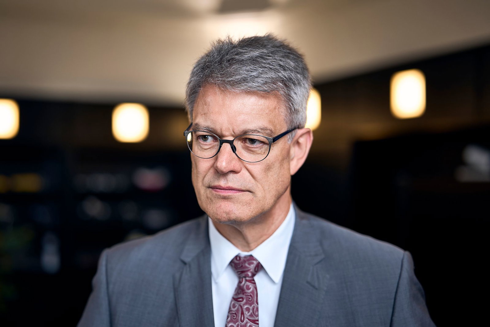 Marodes Schienennetz, marode Brücken: Viele Aufgaben warten auf den Verkehrsminister. (Archiv-Fotos)