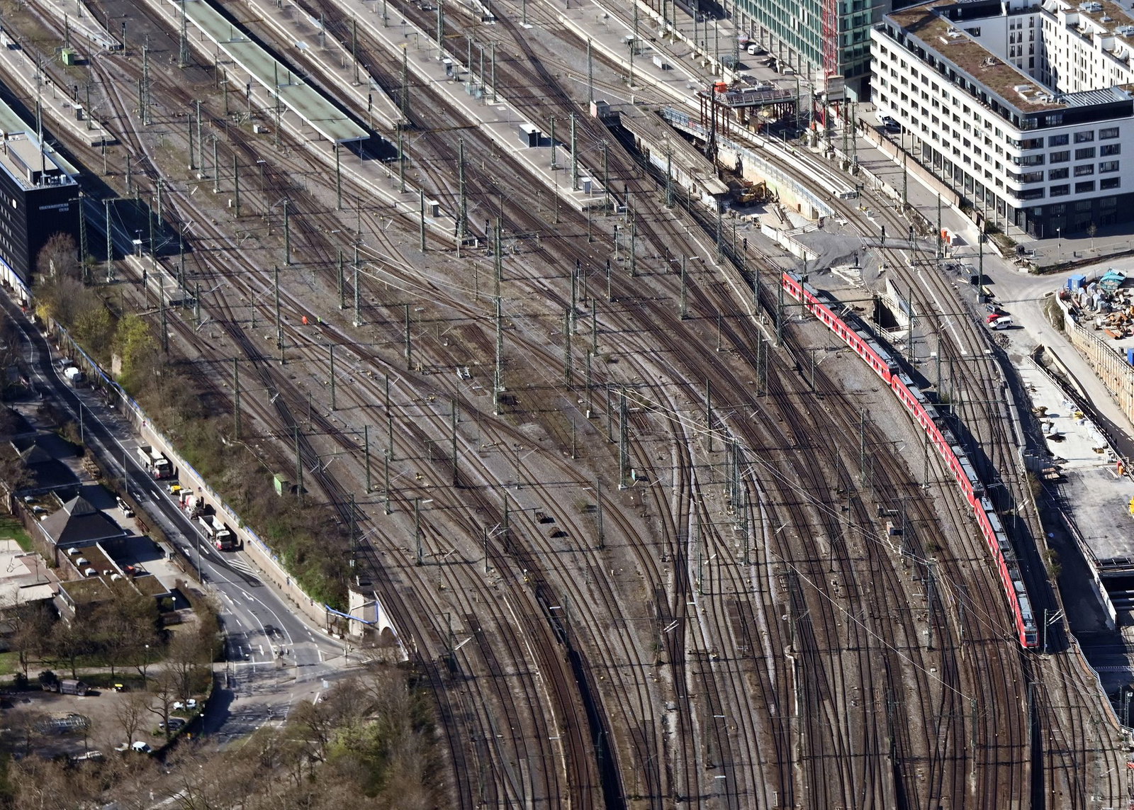 Bei einer Rangierfahrt ist ein Zug im Stuttgarter Hauptbahnhof entgleist (Archivbild). 