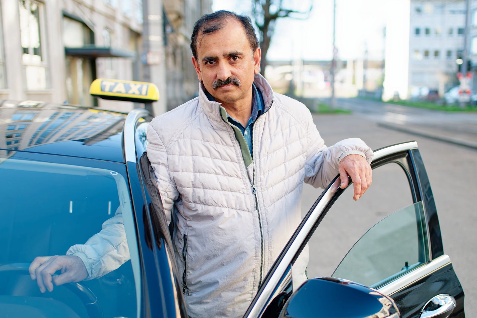 Der Mannheimer Taxifahrer Muhammad A. erhält die Rettungsmedaille des Landes, nachdem er am Rosenmontag 2025 einen Amokfahrer in der Mannheimer Innenstadt stoppte. (Archivbild)