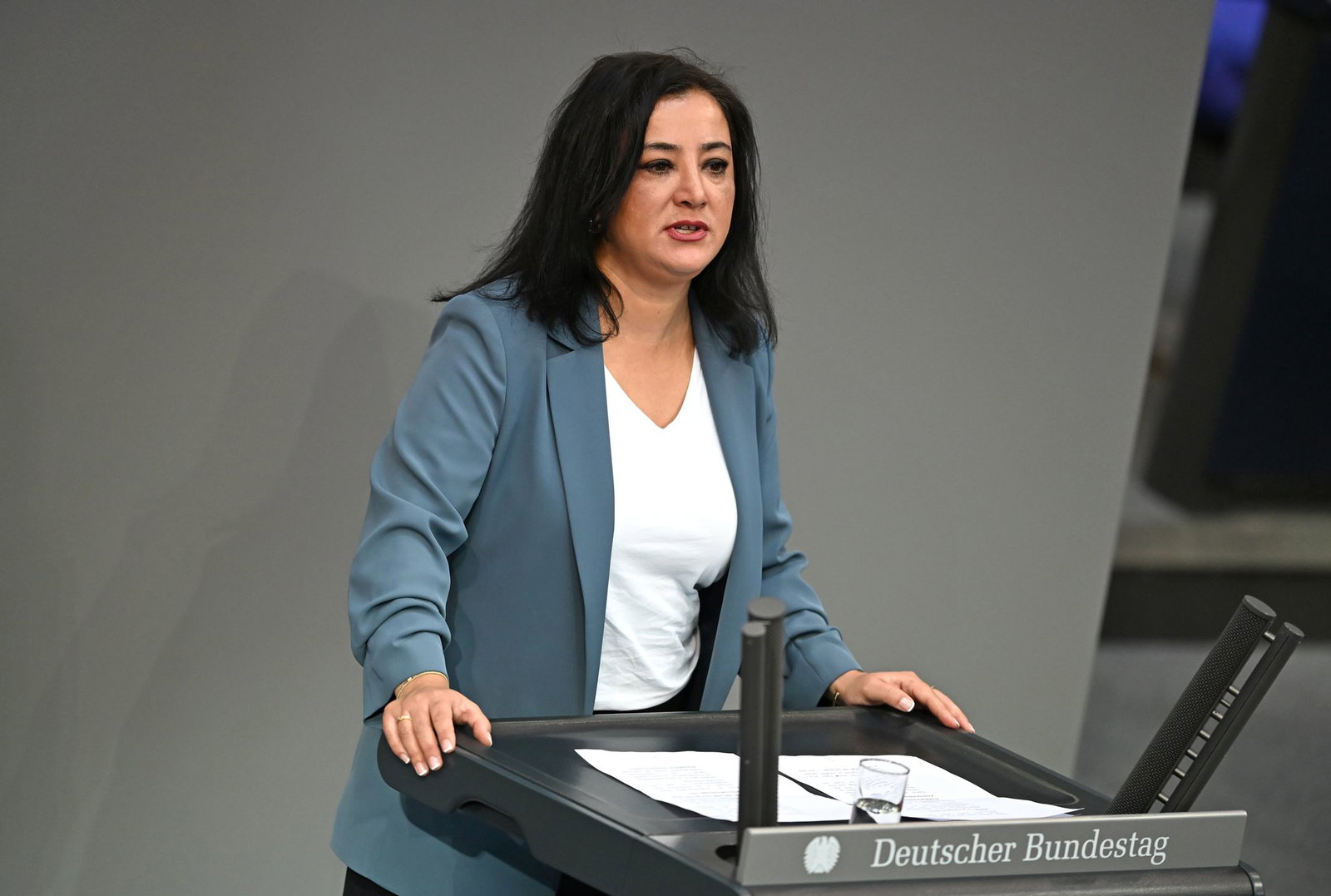 Eine Zugfahrt im Januar 2025 hat für die Linken-Bundestagsabgeordnete Gökay Akbulut ein juristisches Nachspiel. (Archivbild)