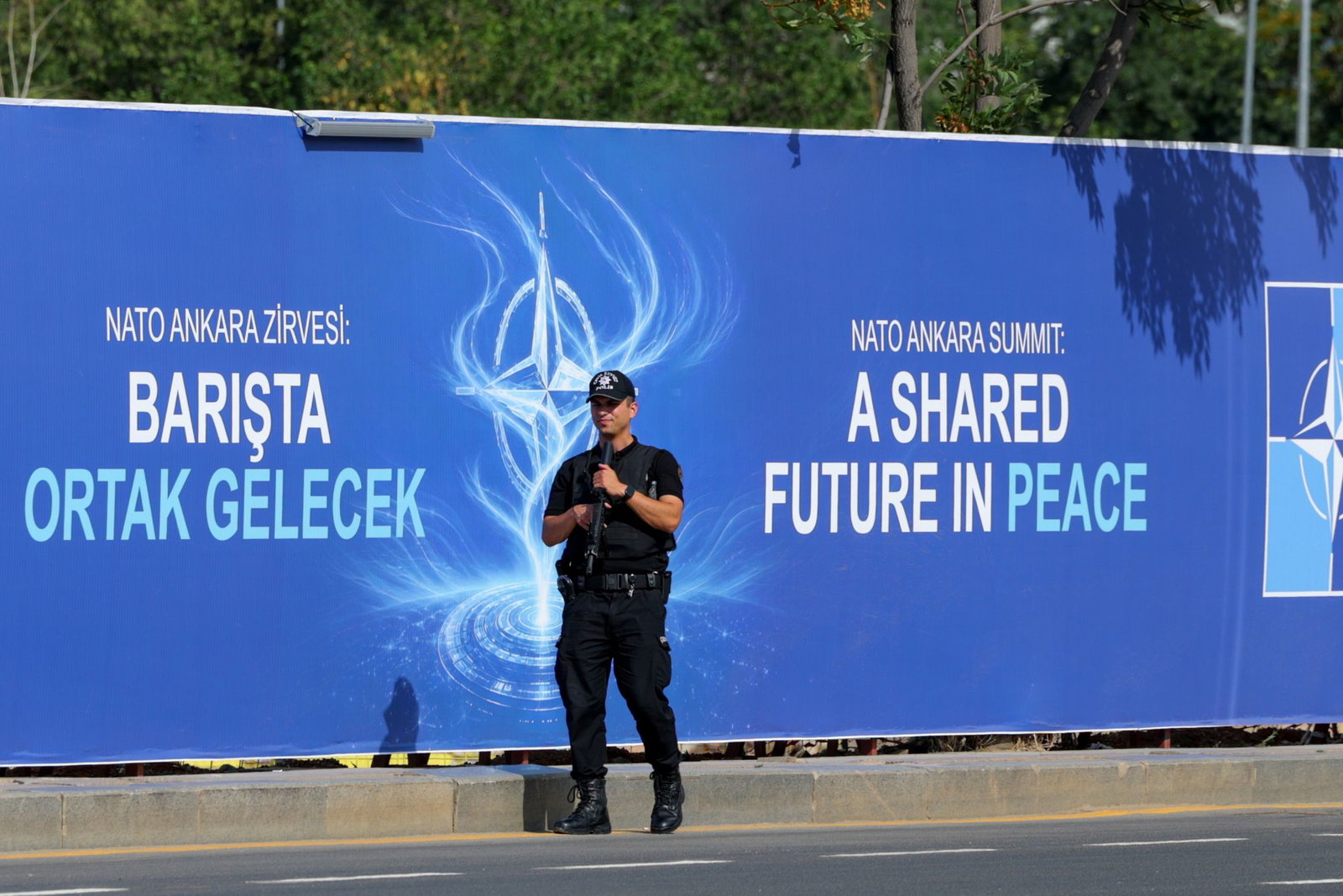 «Eine gemeinsame Zukunft in Frieden» steht in der Türkei auf Plakaten zum Gipfel: Für die Ukraine ist das derzeit nur ein Traum. (Archivbild)