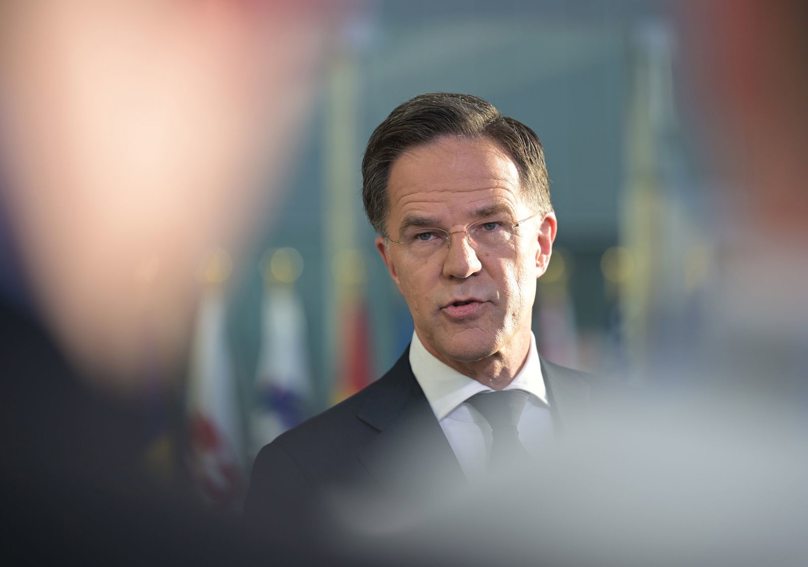 Nato-Generalsekretär Rutte schließt nicht aus, dass künftig mehr US-Atomwaffen in Europa stationiert werden. 