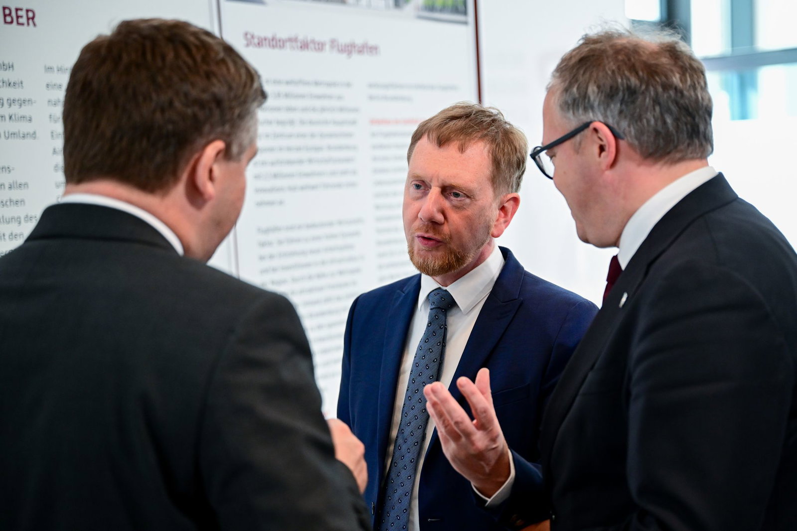 Die drei ostdeutschen CDU-Ministerpräsidenten wehren sich dagegen, dass die abschlagsfreie Rente nach 45 Beitragsjahren - wie von der Rentenkommission empfohlen - abgeschafft werden soll. (Archivbild).