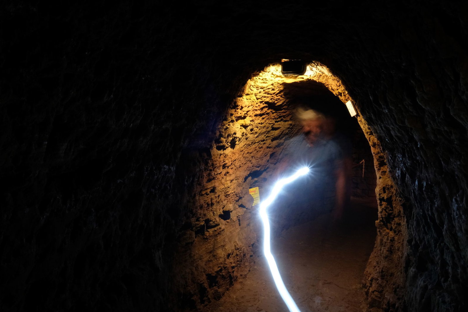 Das Tunnelsystem unter Mendig ist weit verzweigt - und man kann schnell die Orientierung verlieren. (Symbolbild)