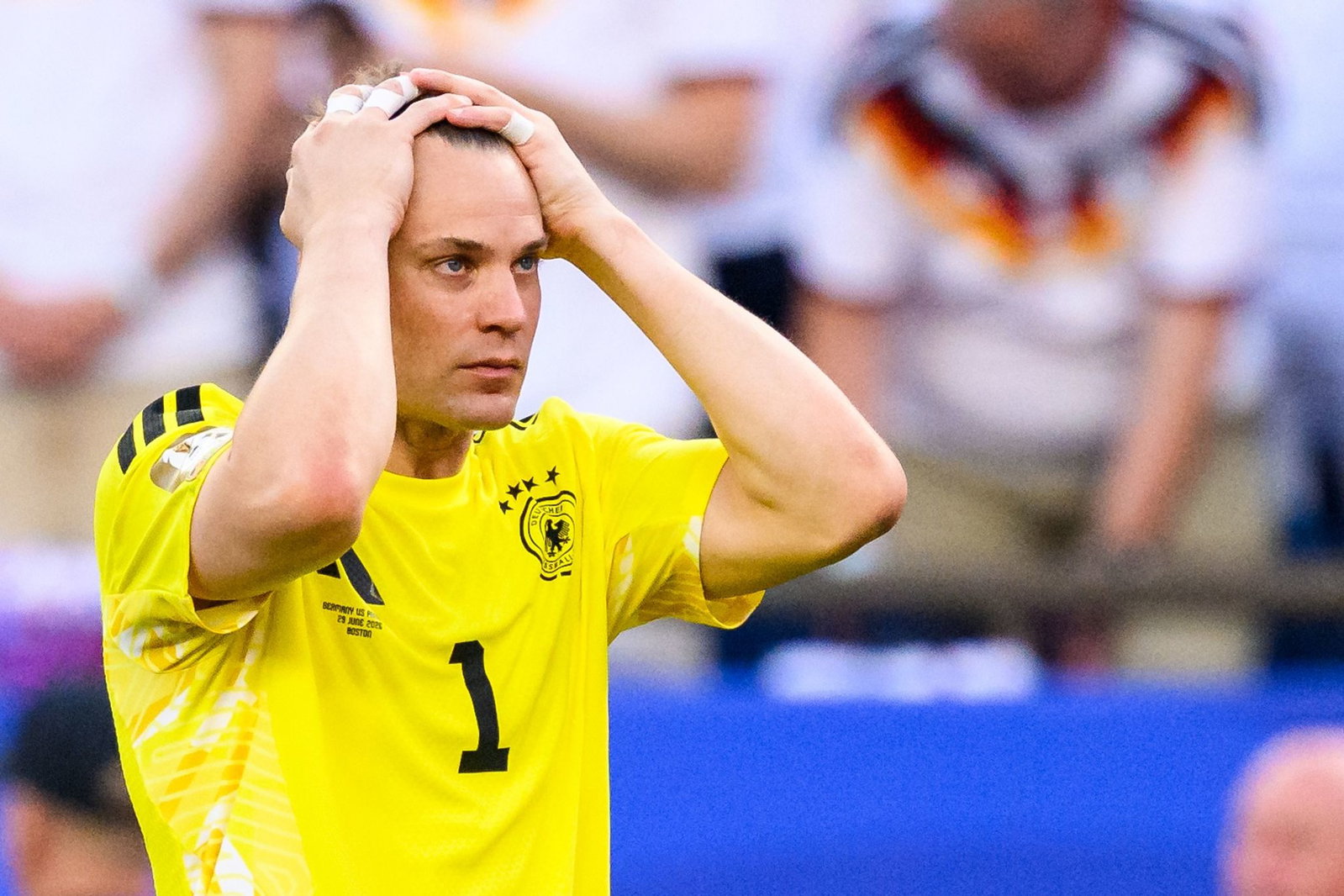 Entsetzt nach dem Aus im Elfmeterschießen: Manuel Neuer. 