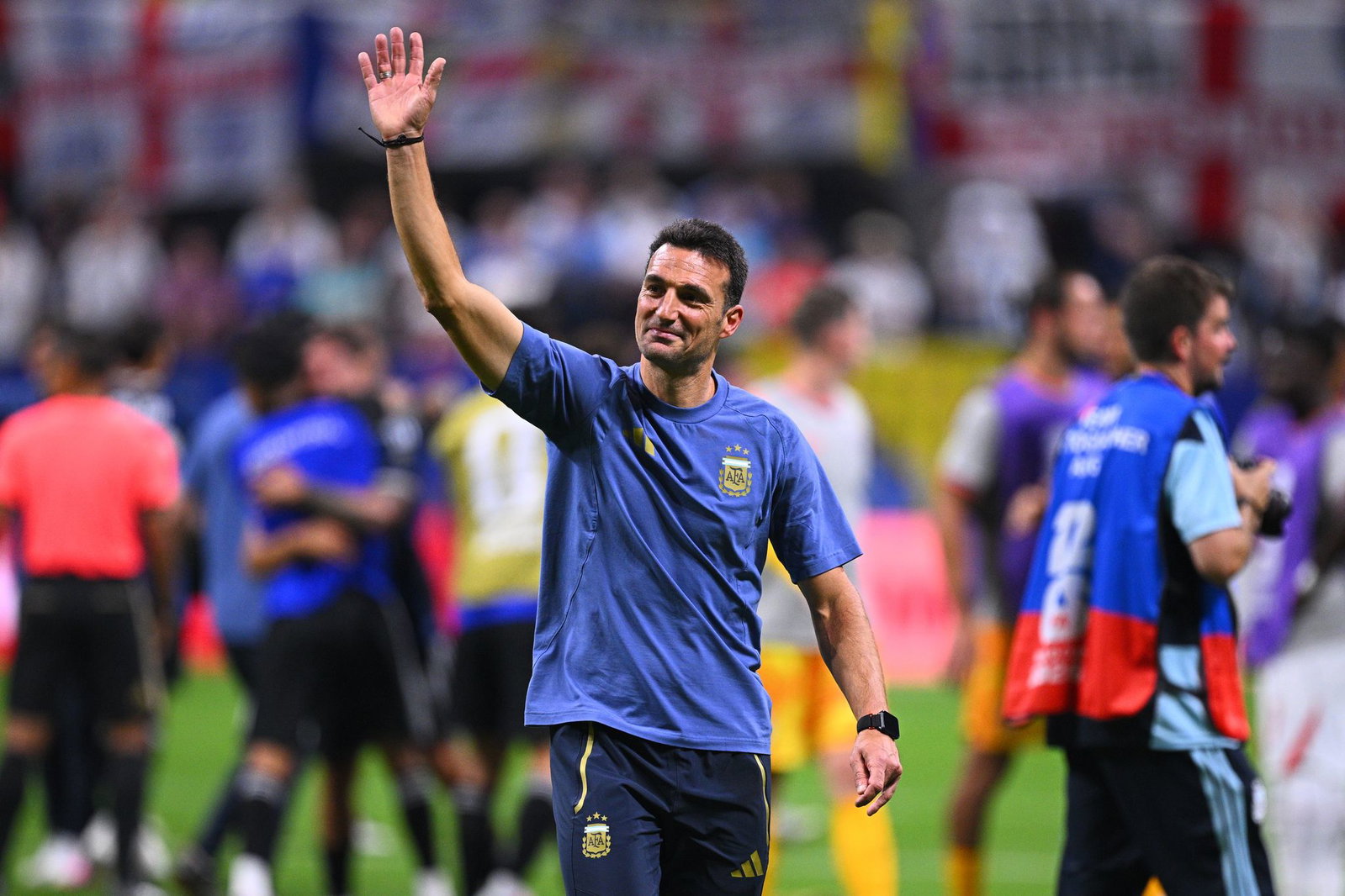 Trainer Lionel Scaloni will nun Spanien schlagen.