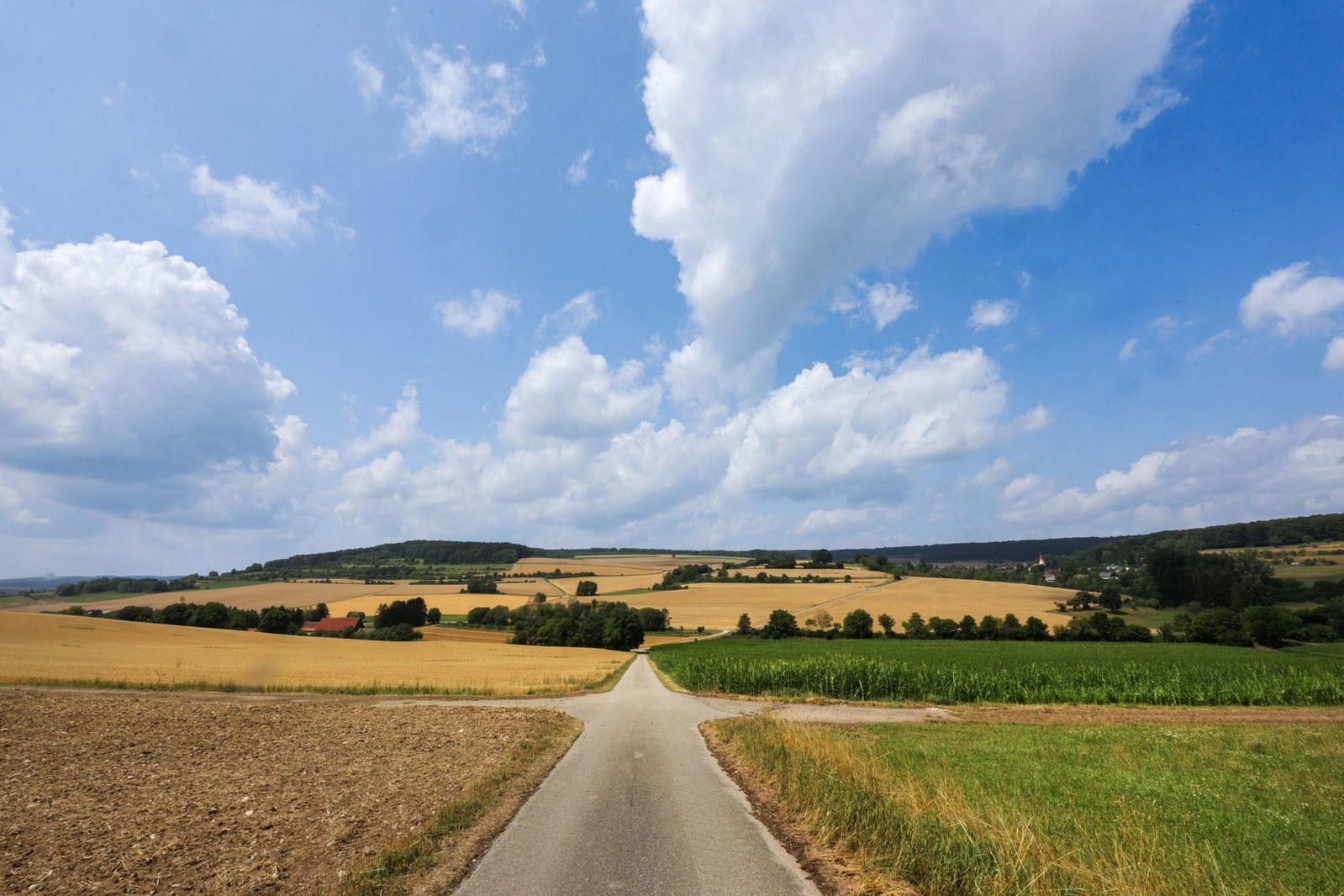Im Tagesverlauf werden von Norden her Wolkenfelder erwartet. (Archivbild) 
