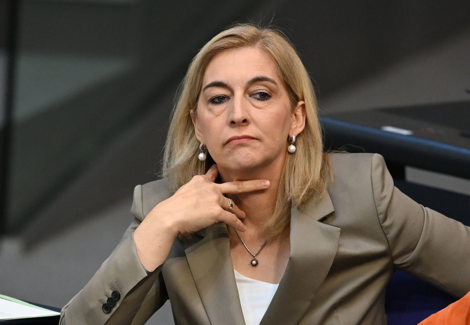Ministerin Warken will die Pflegekassen in Milliardenhöhe entlasten. (Archivbild)